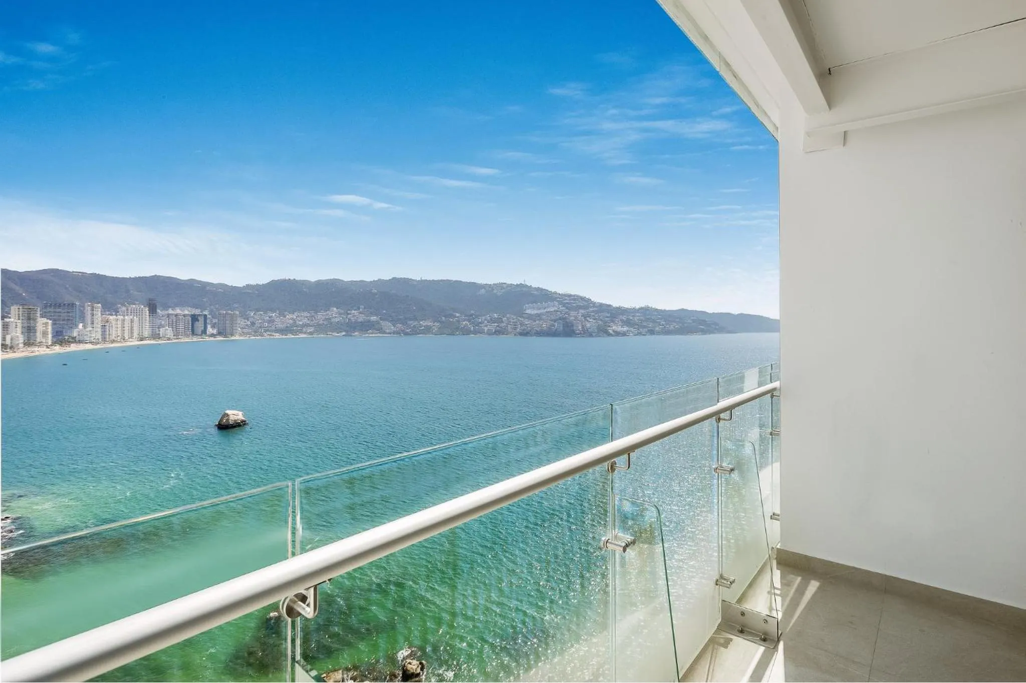 Photo of the whole room in Fiesta Americana Acapulco Villas