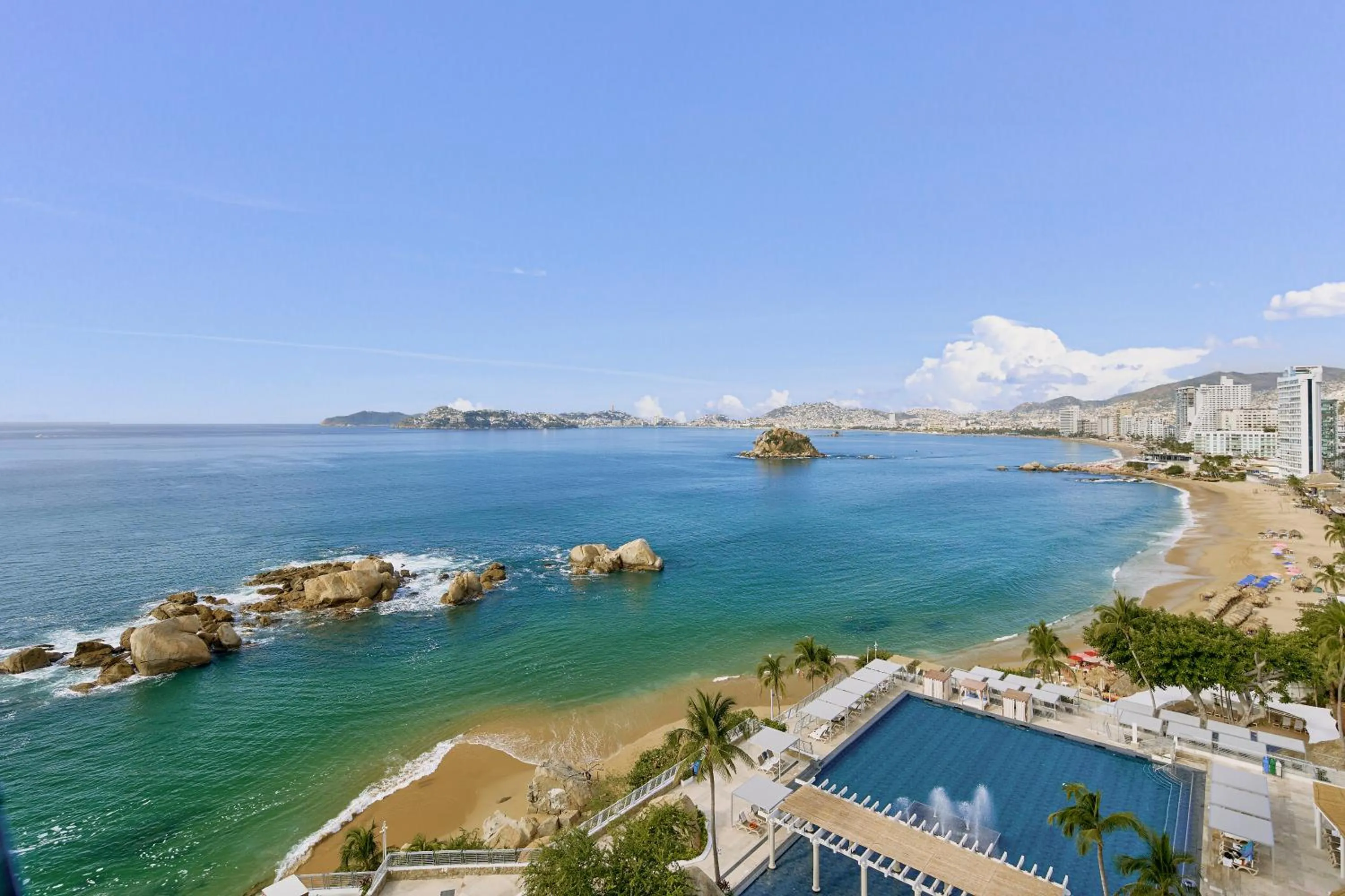 Beach in Fiesta Americana Acapulco Villas