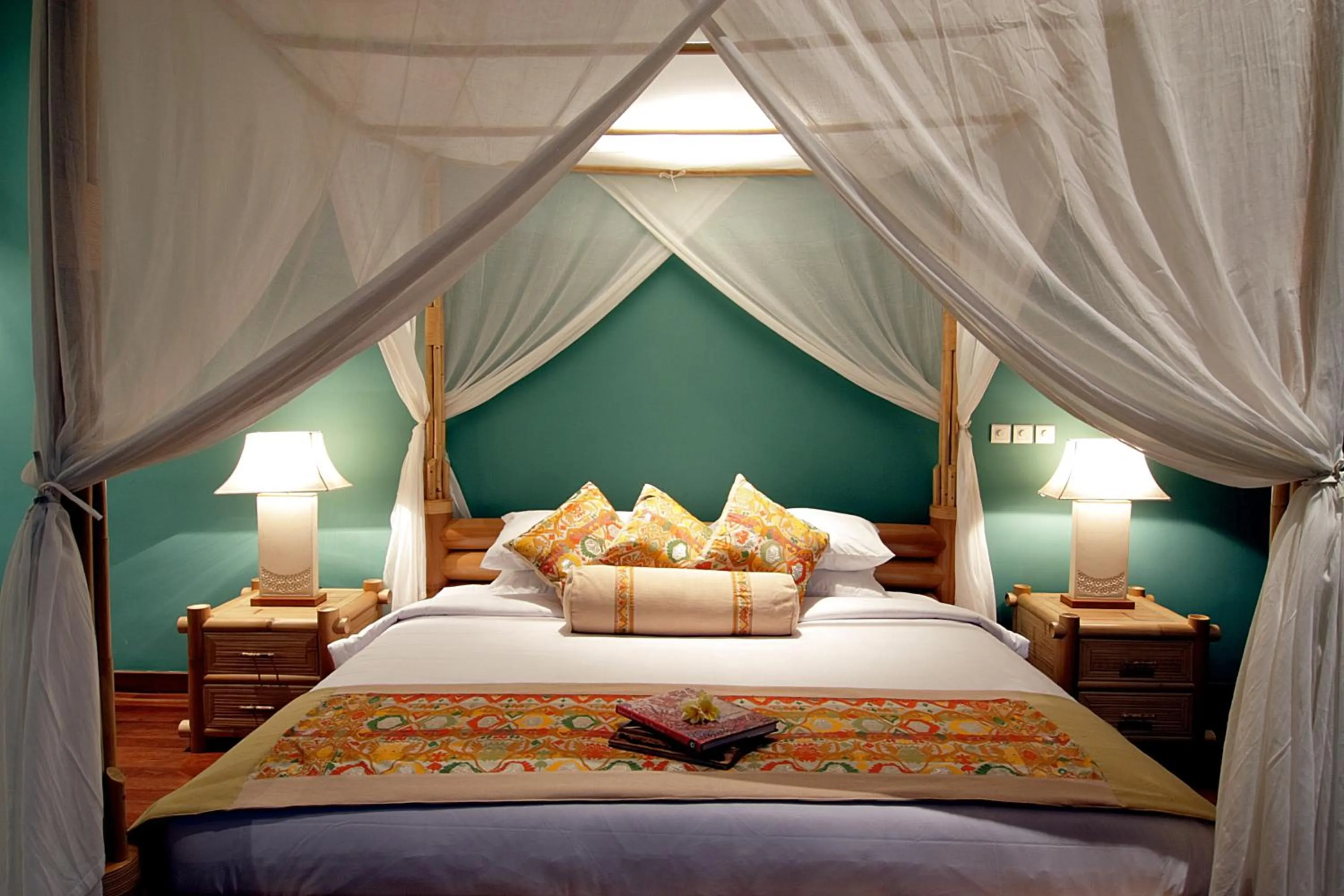 Bed in The Longhouse, Jimbaran - Bali