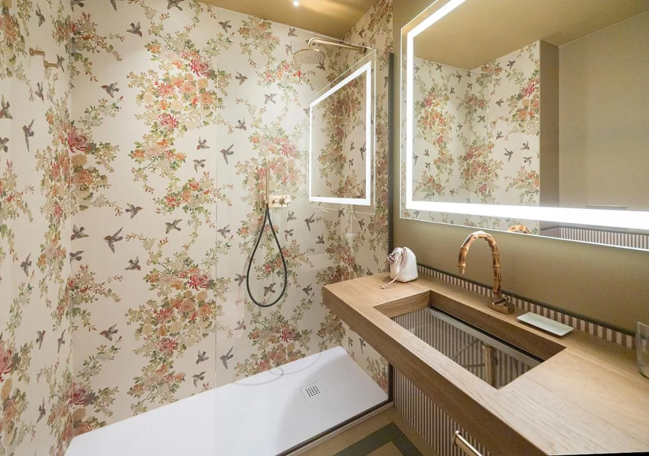 Bathroom in Hotel D'Este