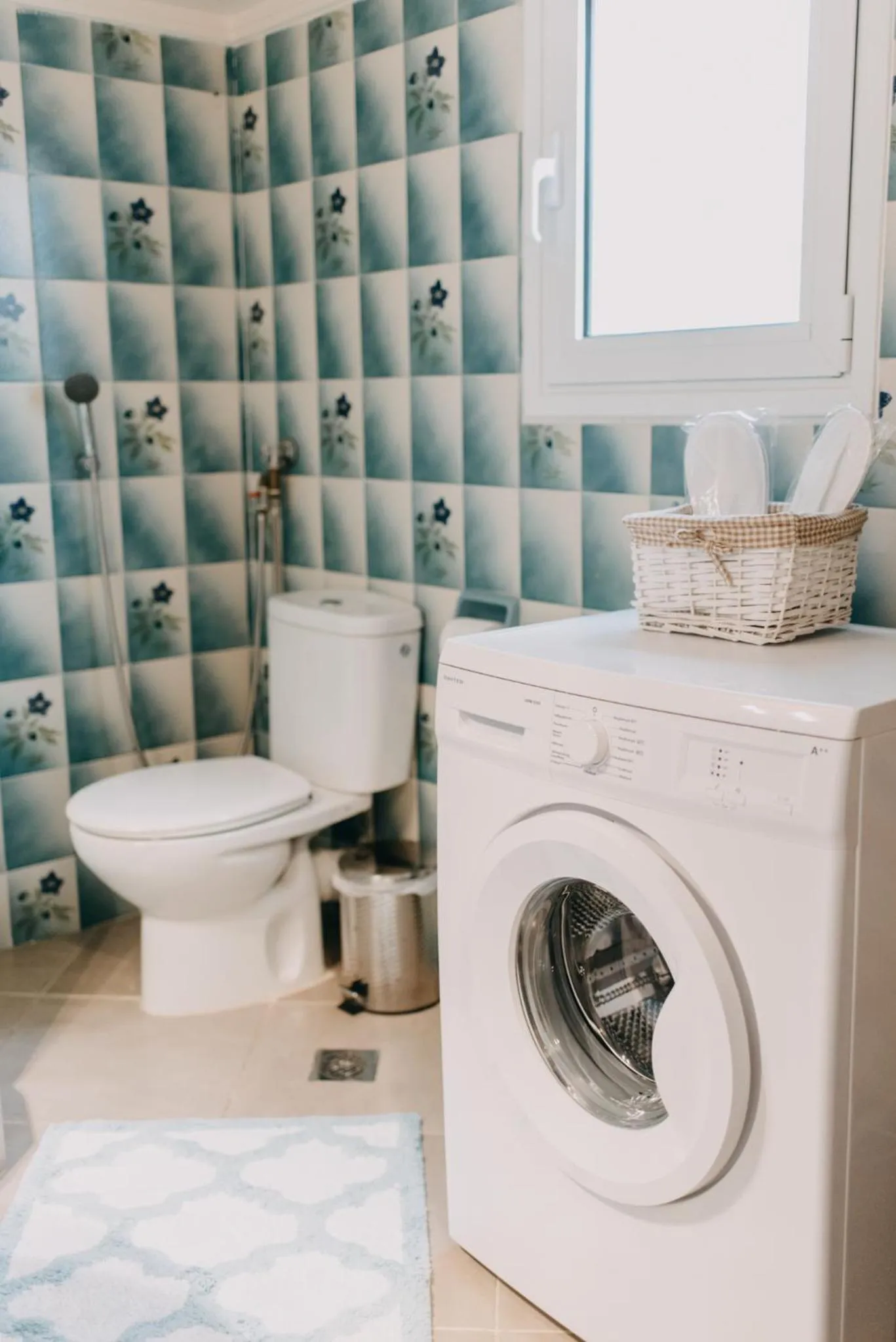 Toilet in BEST HOUSE, DECK APRTM., OLD PORT OF PATRAS