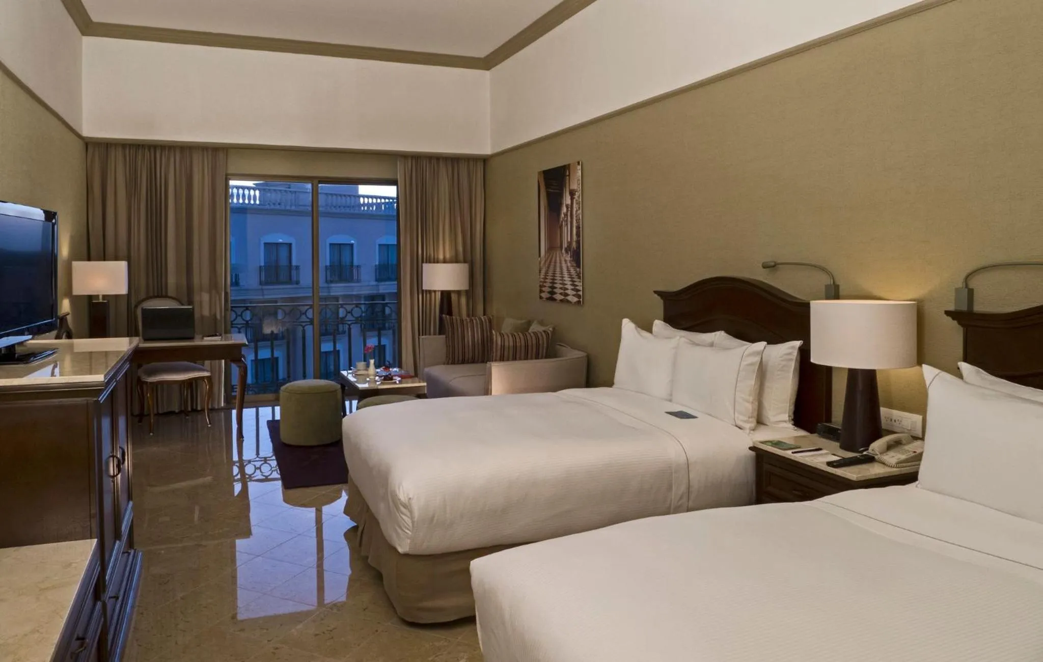 Photo of the whole room, Bed in Fiesta Americana Merida