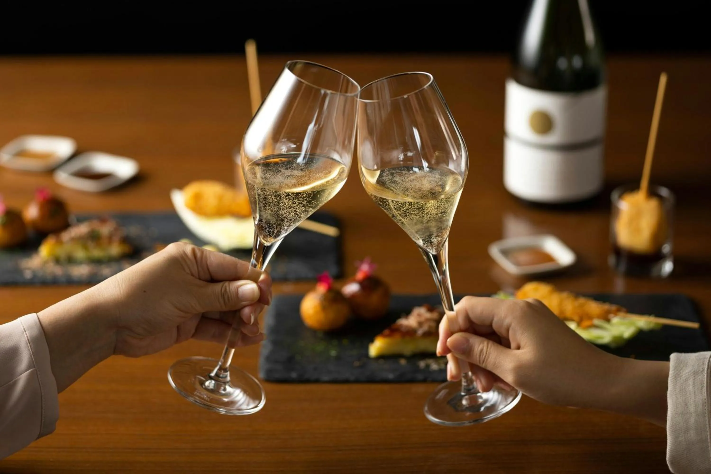 Lounge or bar in Courtyard by Marriott Shin-Osaka Station