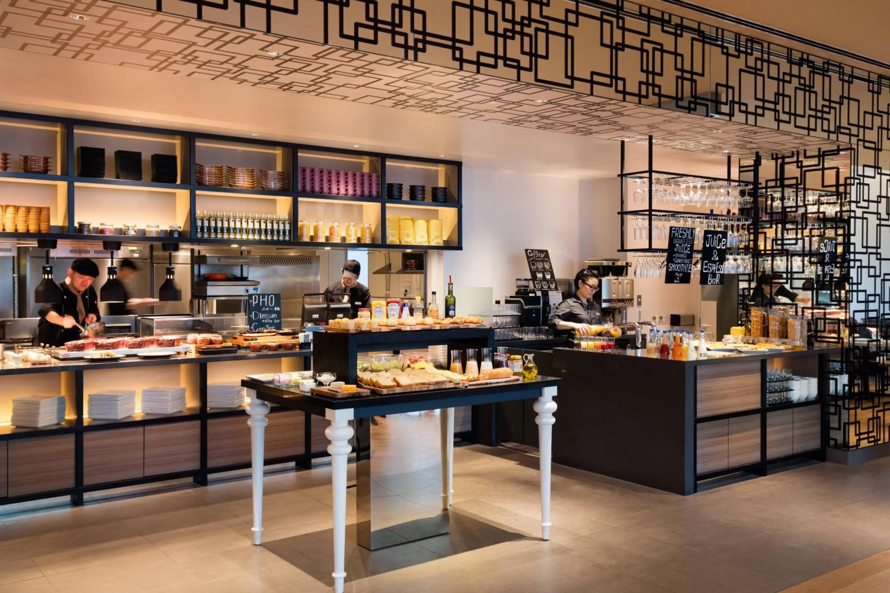 Breakfast in Courtyard by Marriott Shin-Osaka Station