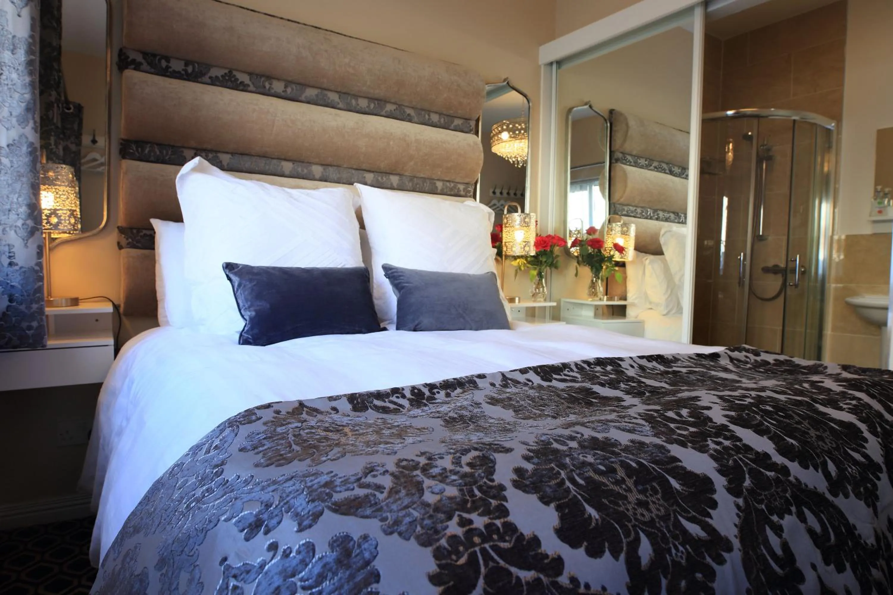 Bed in Elagh View Bed & Breakfast