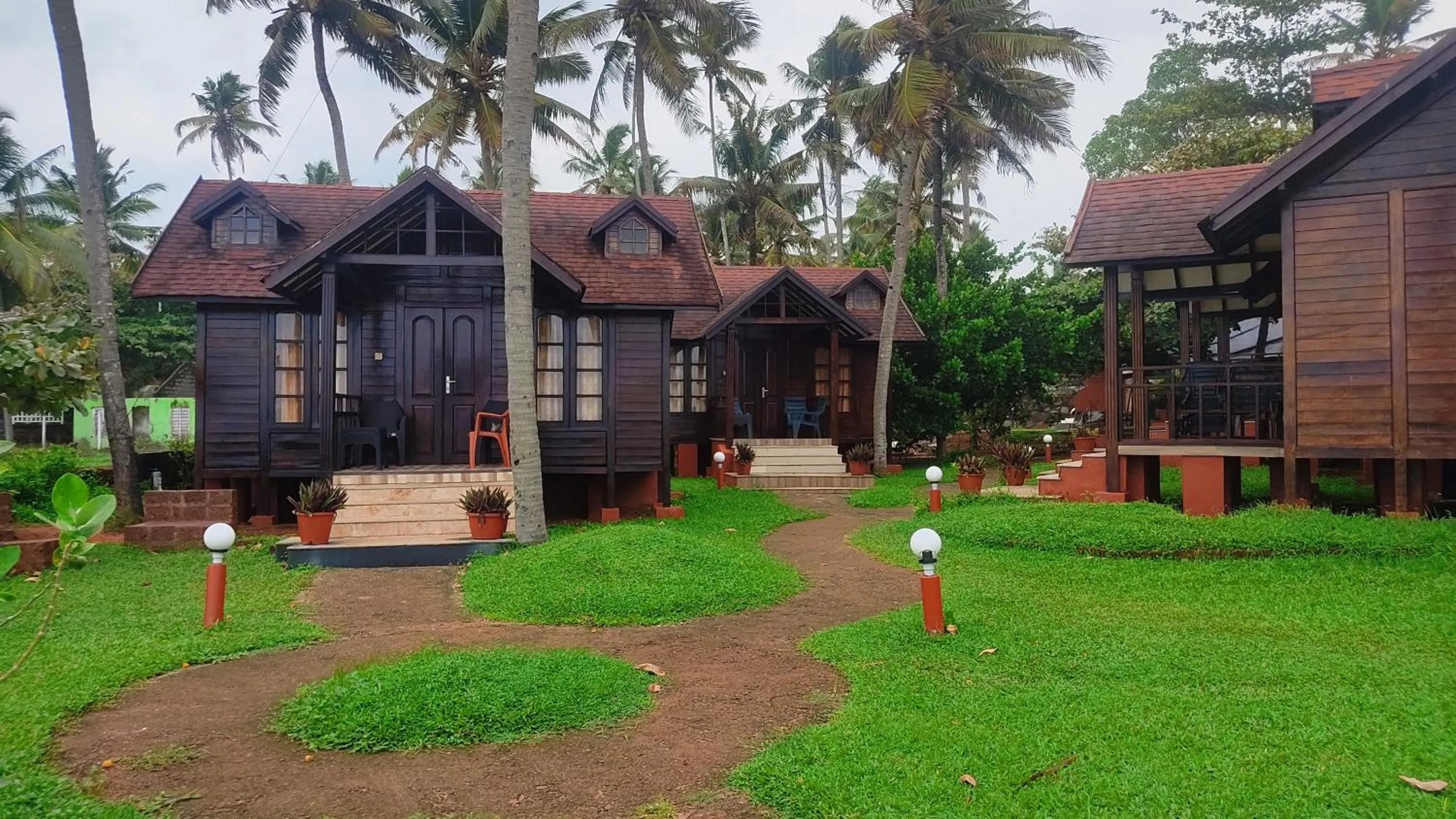 Property building in Blue Water Beach Resort