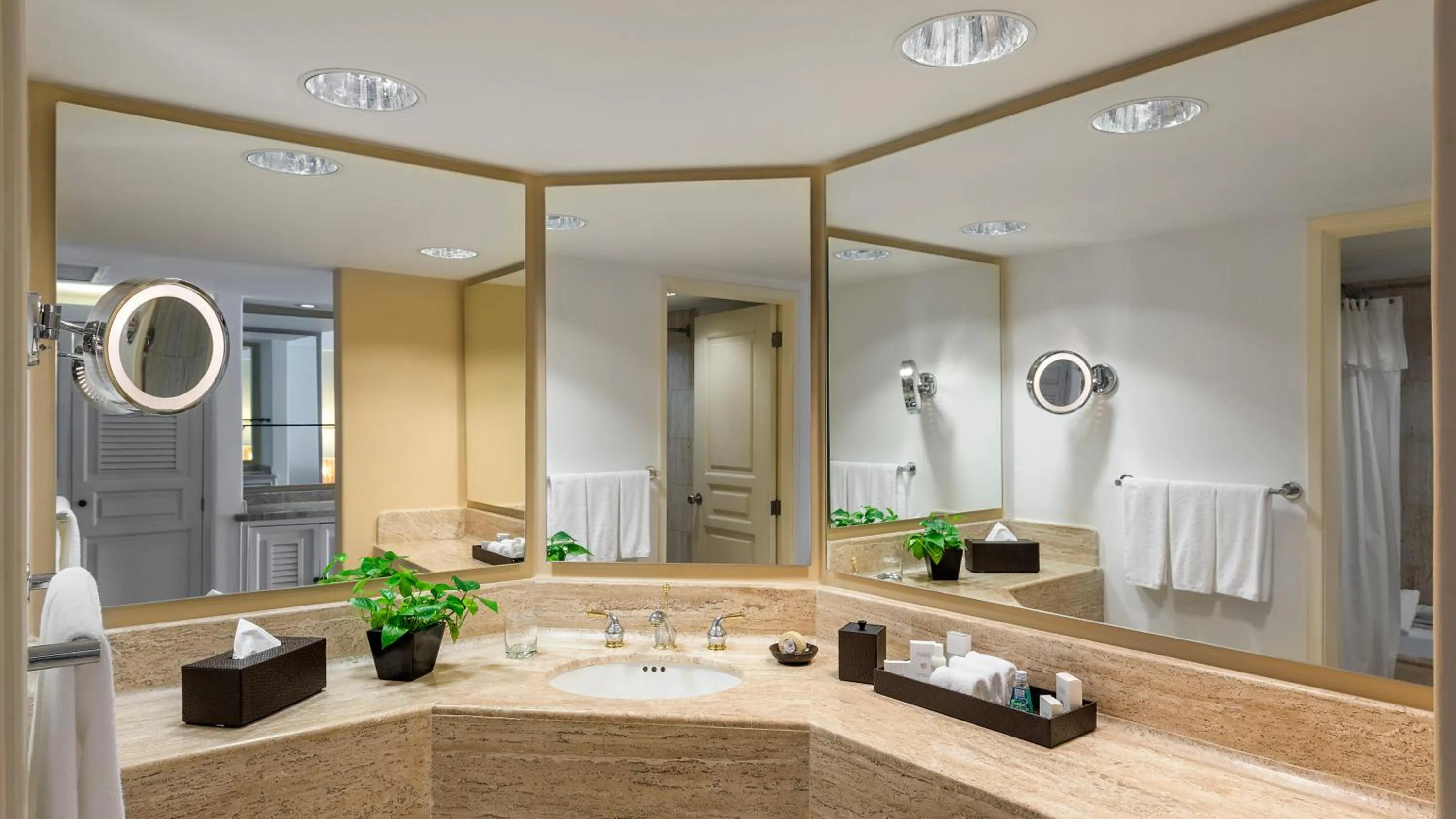 Bathroom in Grand Fiesta Americana Coral Beach Cancun - All Inclusive