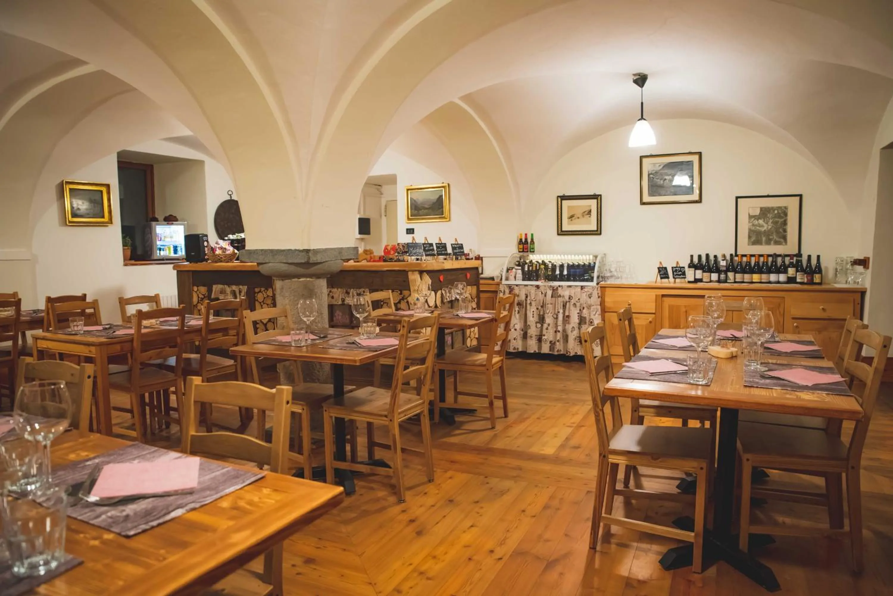 Restaurant/places to eat in Hotel La Villa della Regina