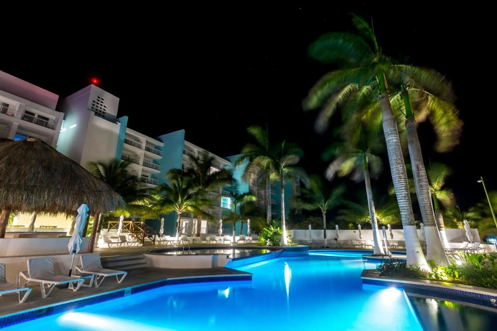 Swimming pool in Fiesta Americana Cozumel All Inclusive