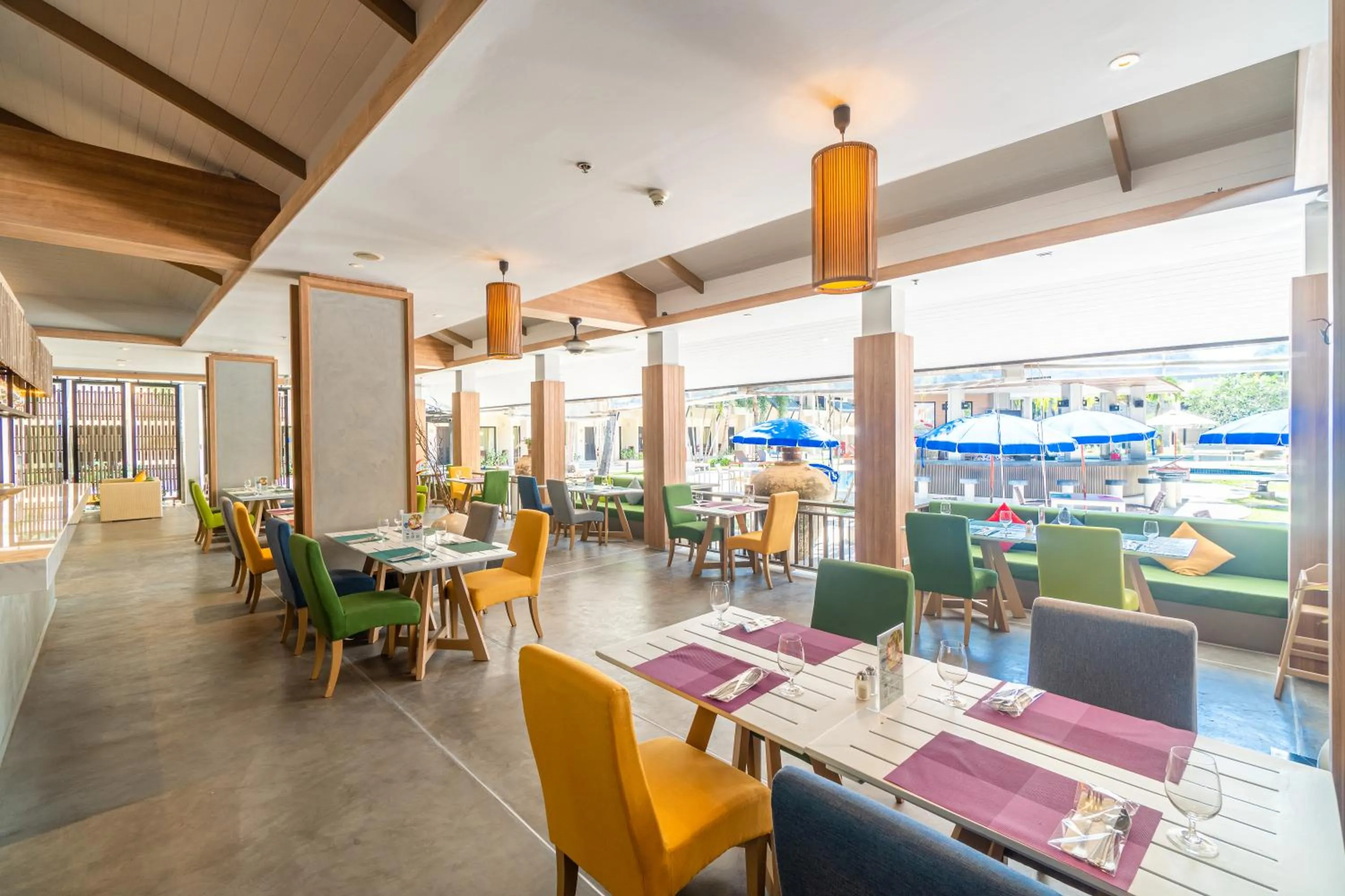 Restaurant/places to eat in Radisson Resort and Suites Phuket