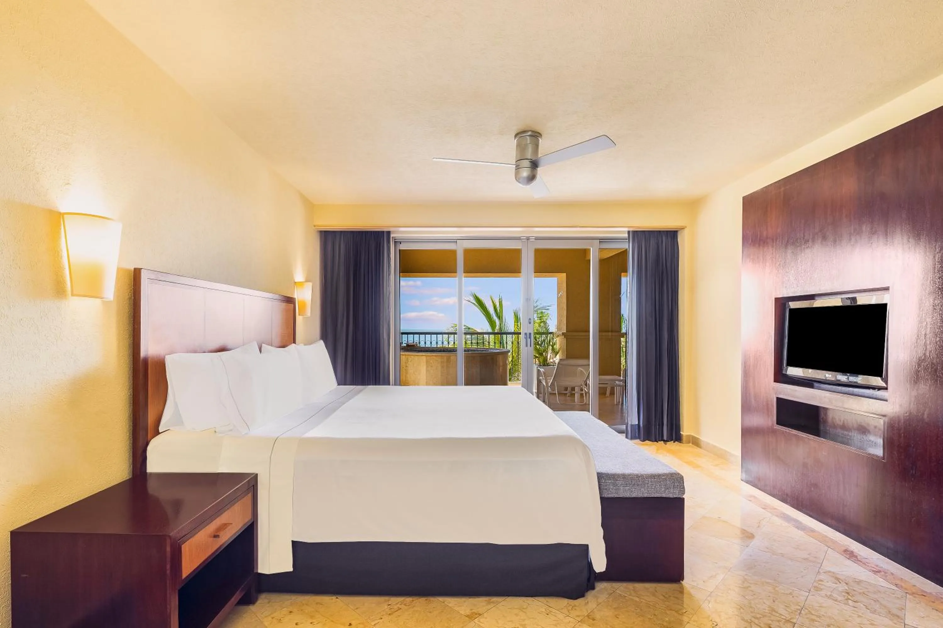 Bedroom, Bed in Grand Fiesta Americana Los Cabos All Inclusive Golf & Spa