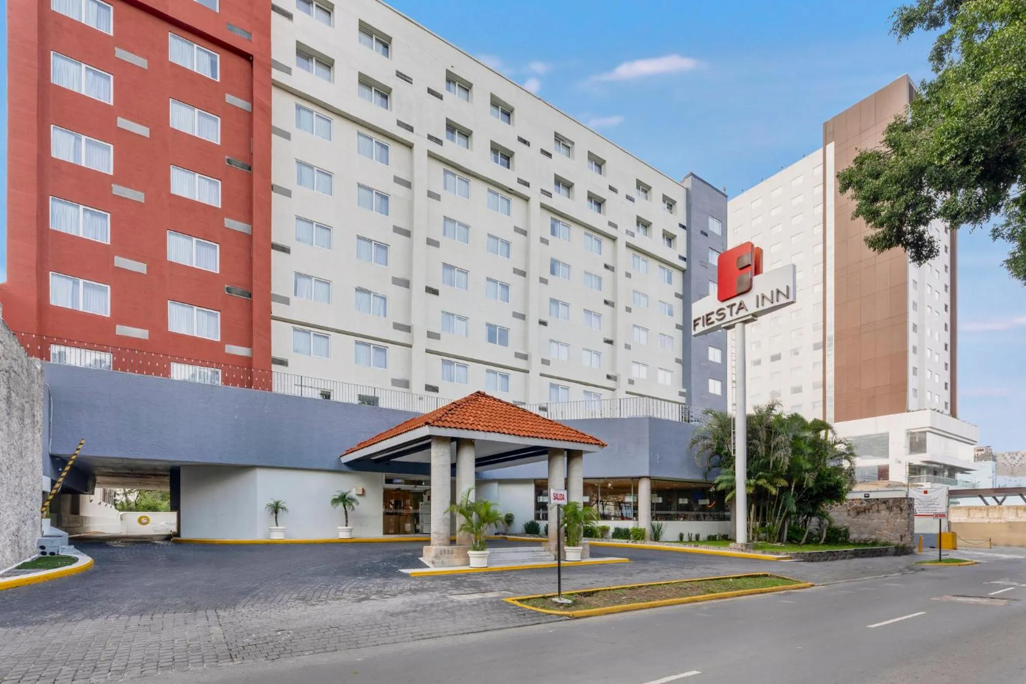 Property building in Fiesta Inn Guadalajara Expo