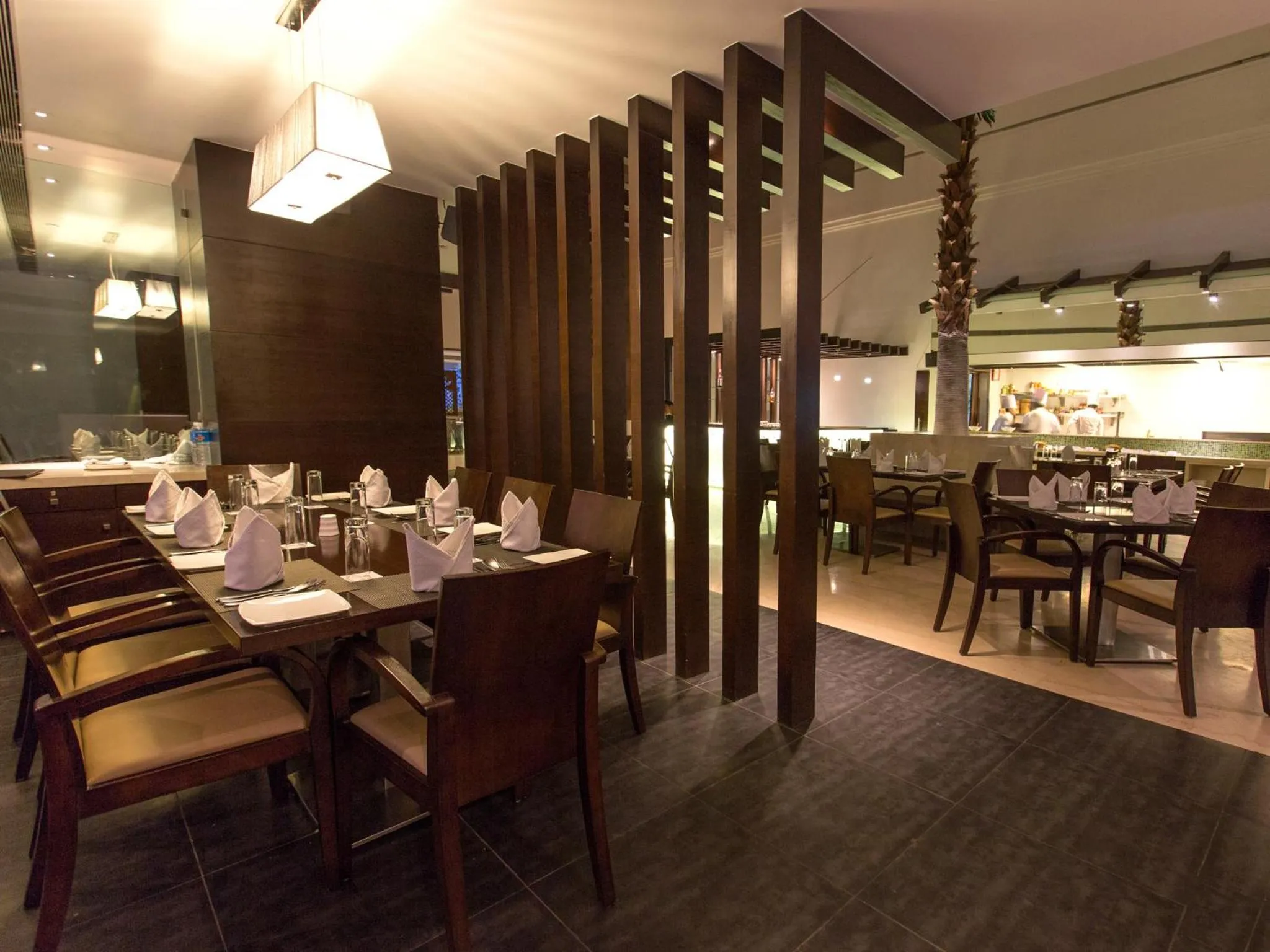 Restaurant/places to eat in Ramee Grand Hotel and Spa, Pune