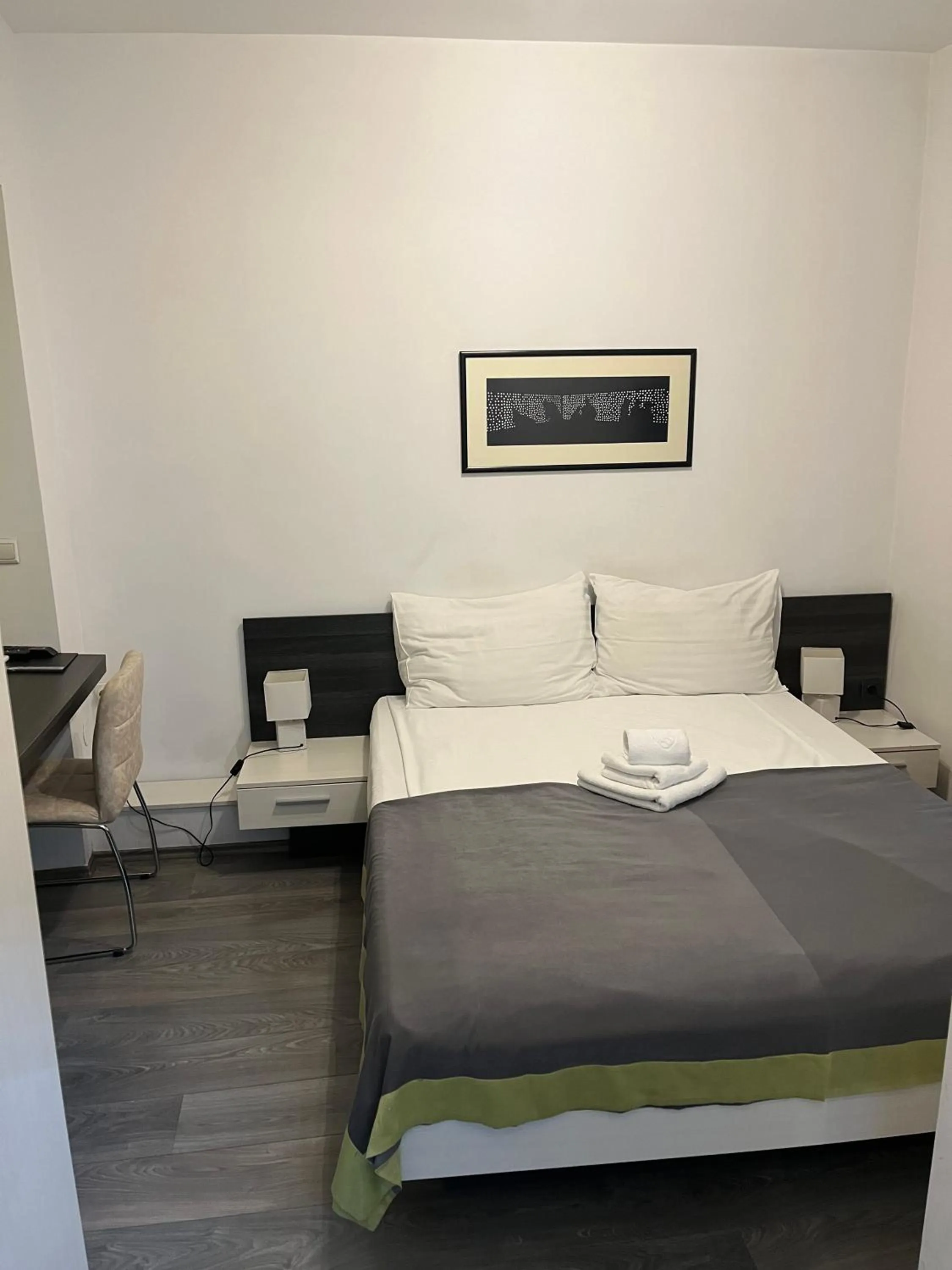 TV and multimedia, Bed in Garni hotel King