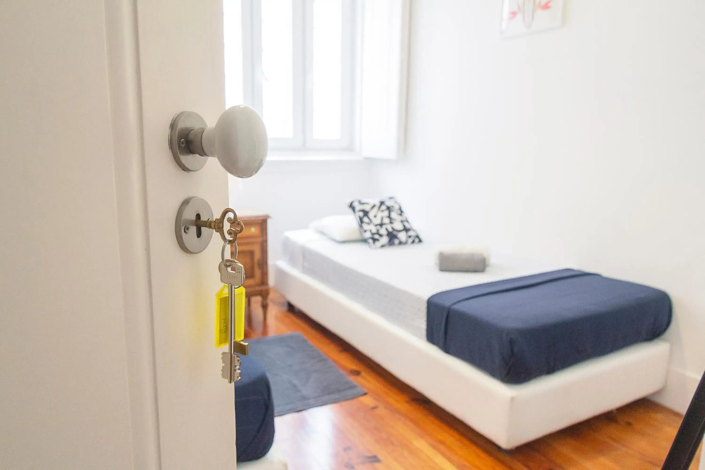 Twin Room with Shared Bathroom in Guest House Amoreiras Twin Room with Shared Bathroom in Guest House Amoreiras