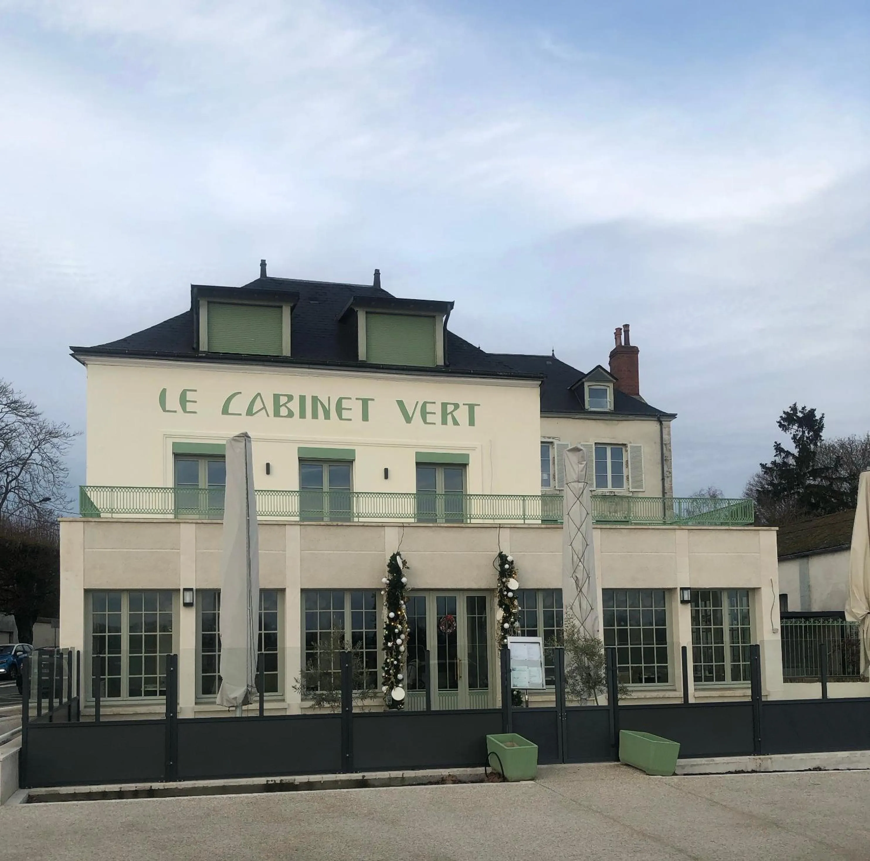 Property building in Suites du Cabinet Vert