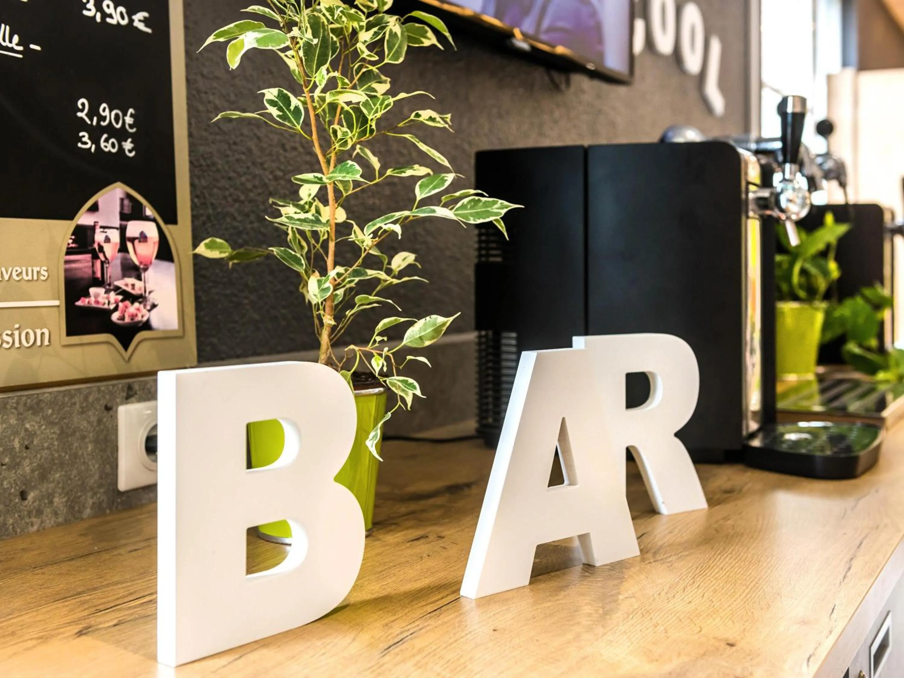 Lounge or bar in ibis budget Strasbourg Sud Illkirch