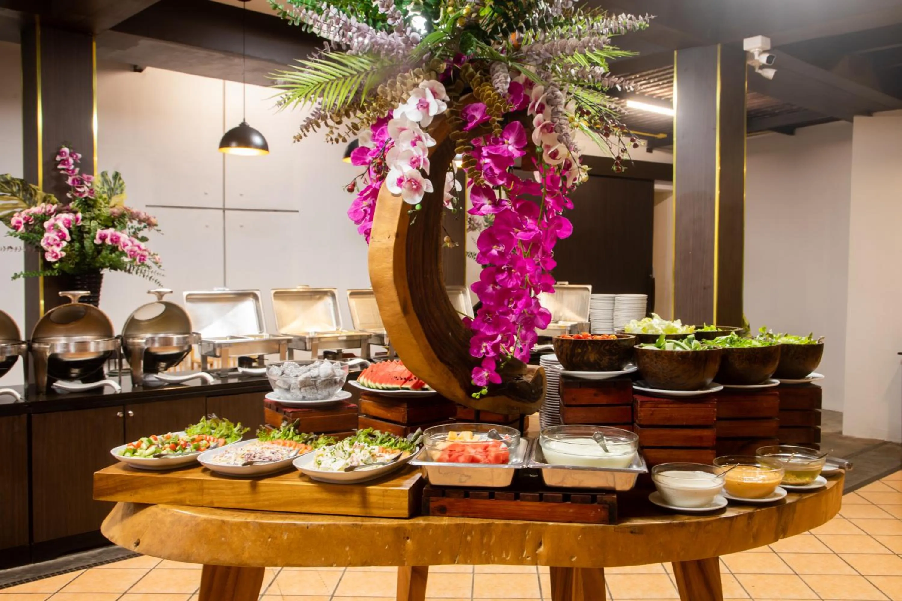 Restaurant/places to eat in Princess Kamala Beachfront Hotel - SHA Extra Plus