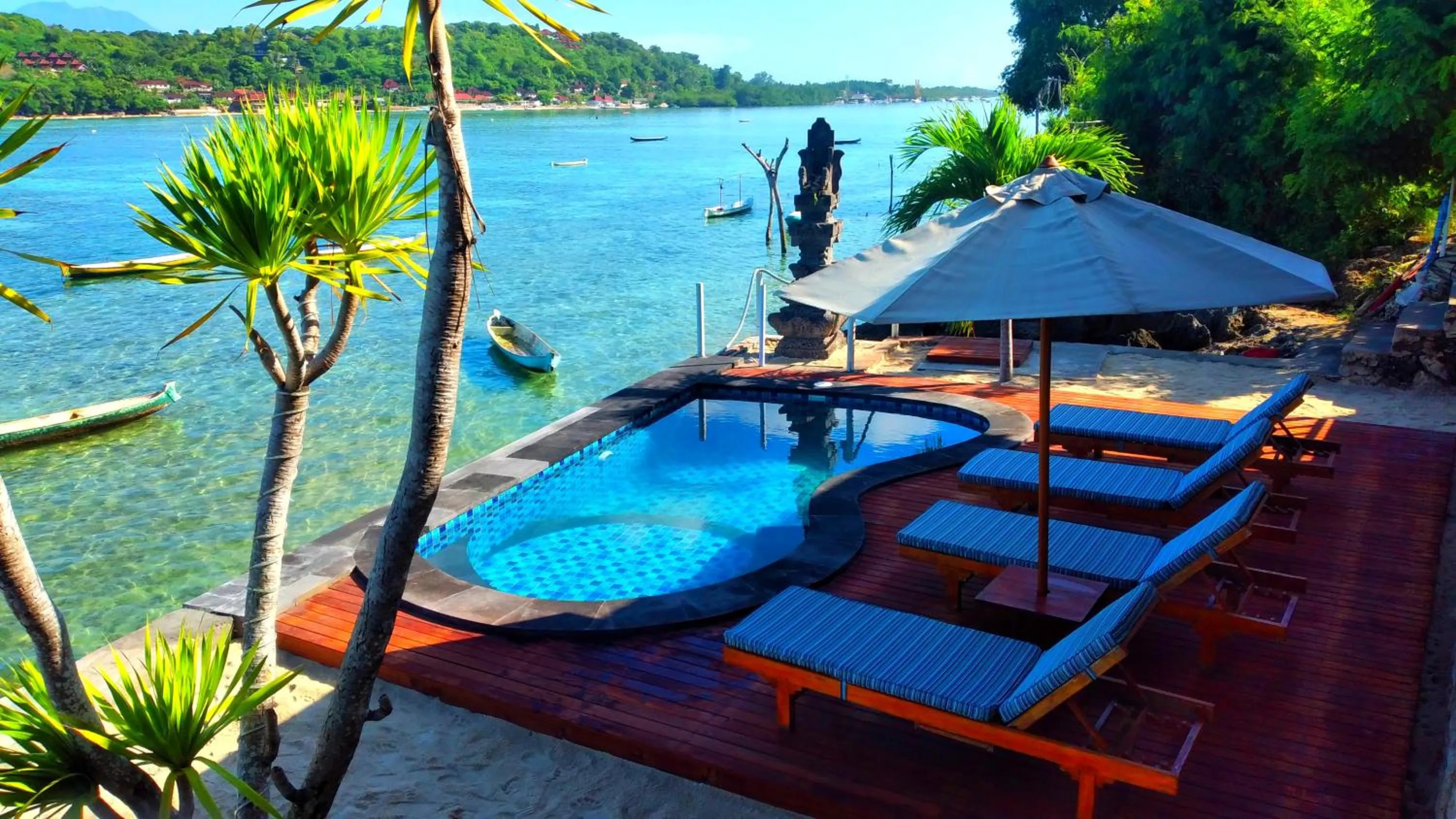 Swimming pool in Double'A beach house