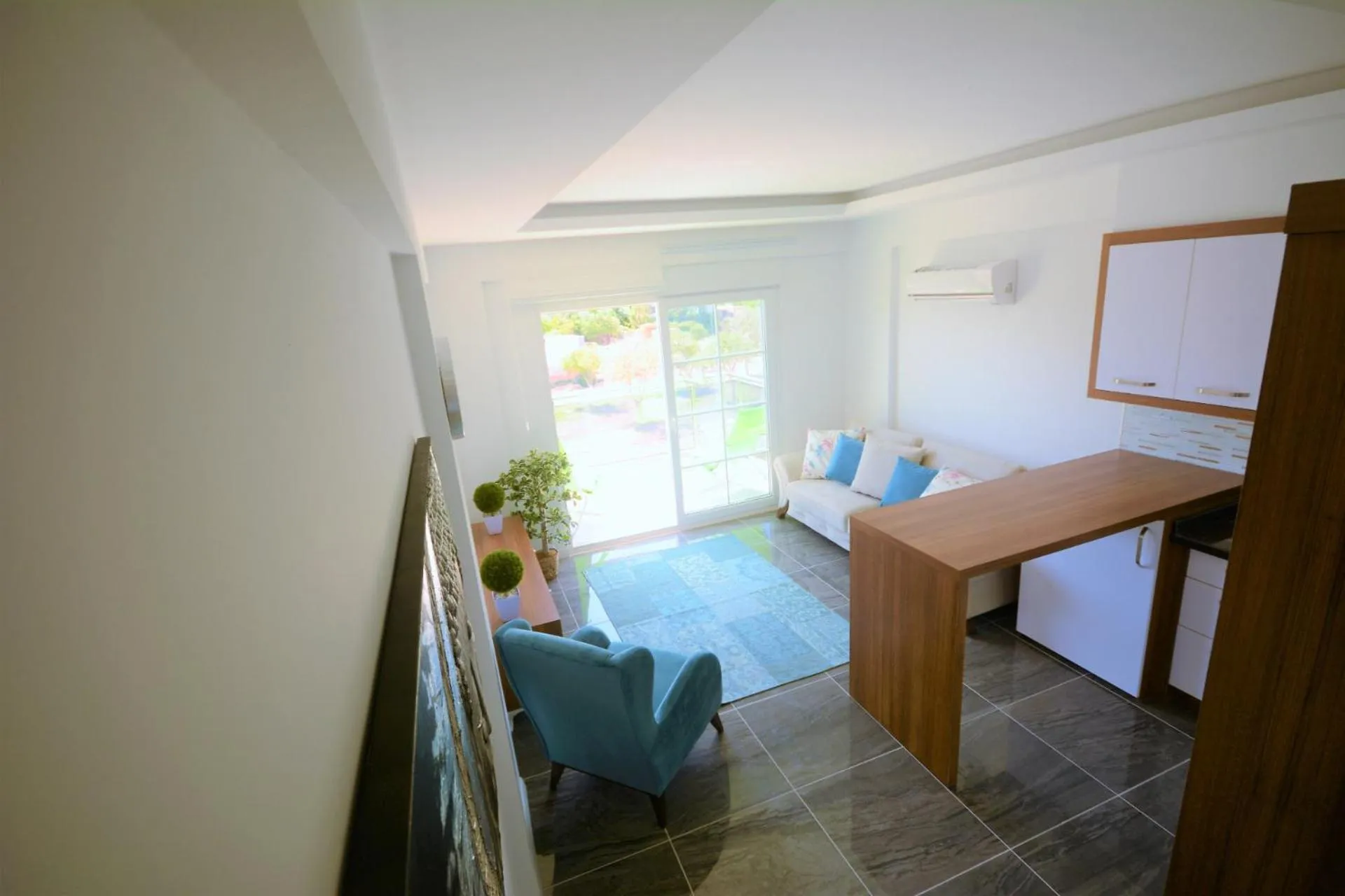 Seating area, Bed in Camyuva Beach Hotel