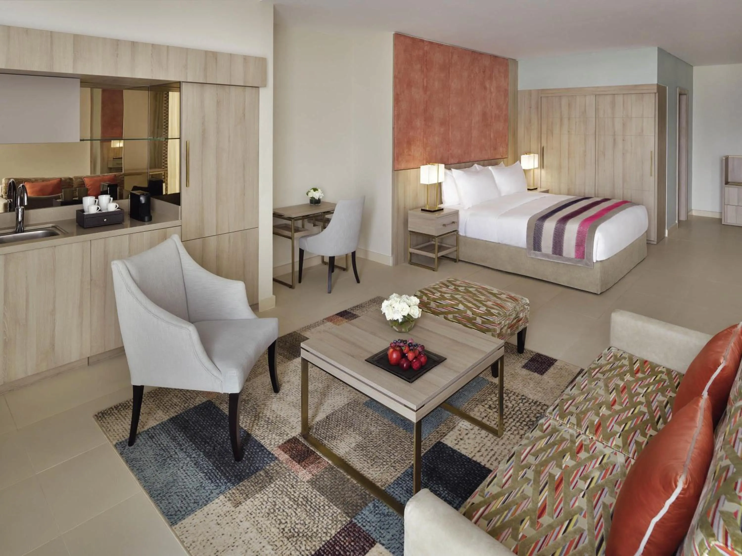 Bedroom, Bed in Mövenpick Hotel Tahlia Jeddah