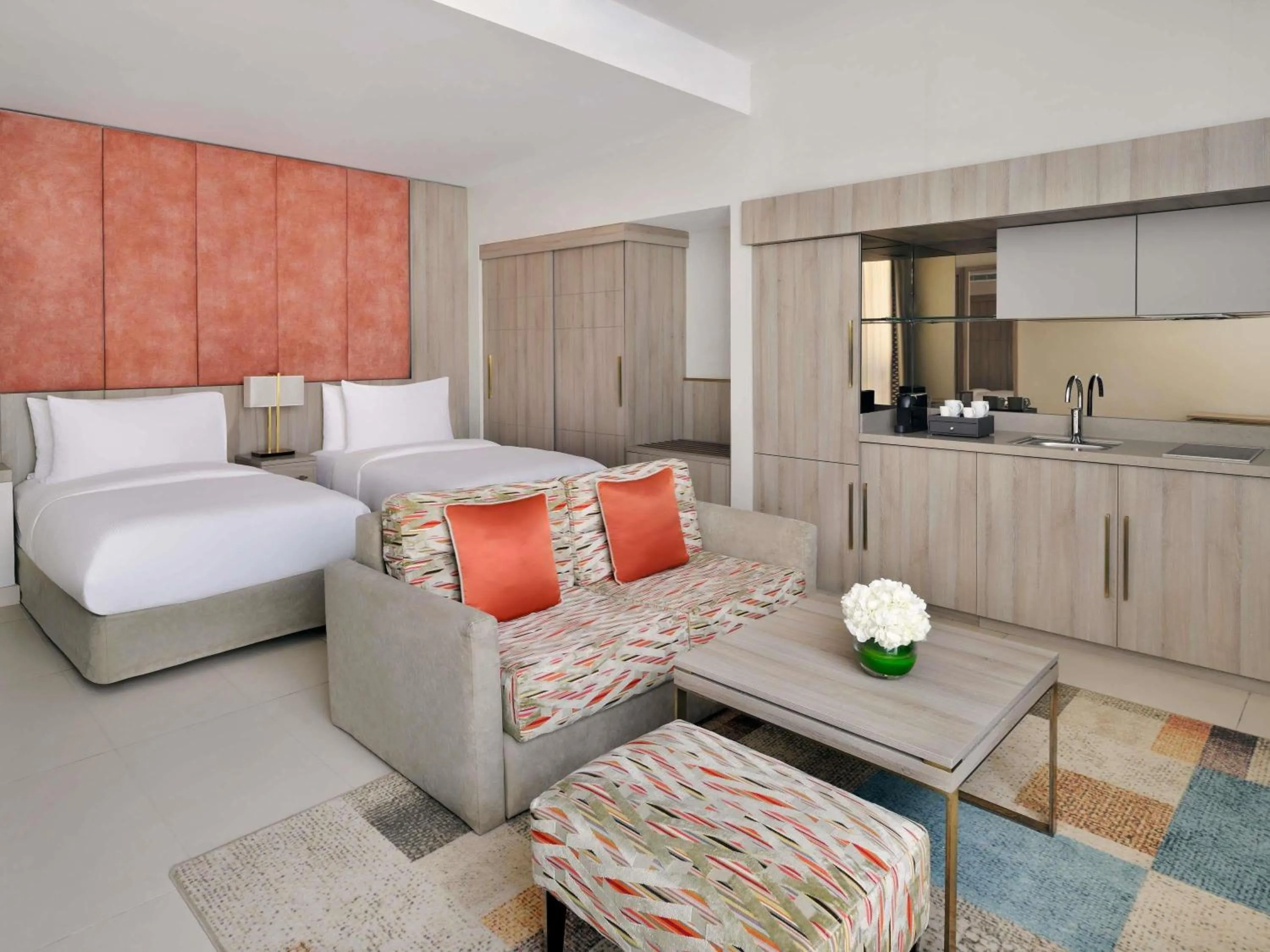 Bedroom, Bed in Mövenpick Hotel Tahlia Jeddah