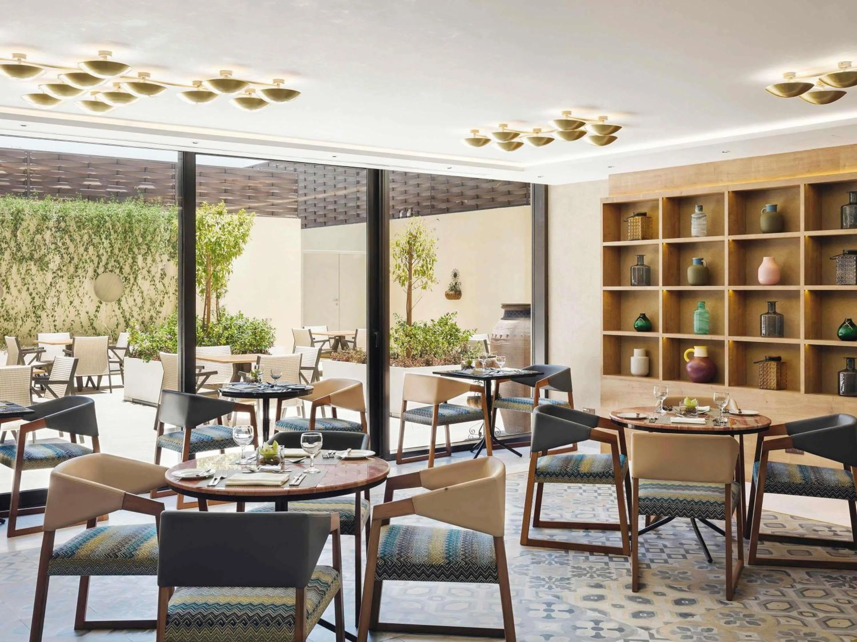 Restaurant/places to eat in Mövenpick Hotel Tahlia Jeddah