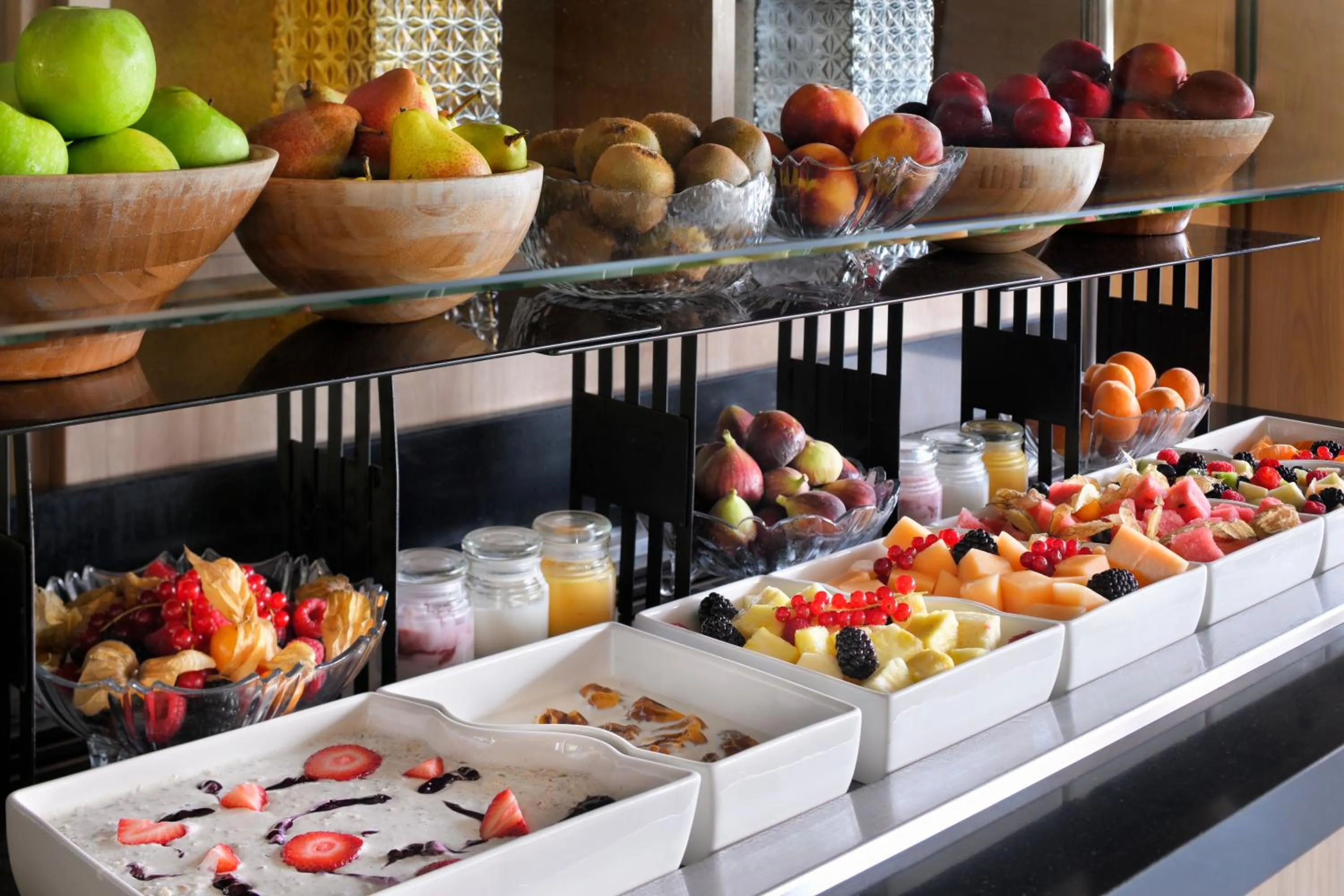 Restaurant/places to eat in Mövenpick Hotel Tahlia Jeddah