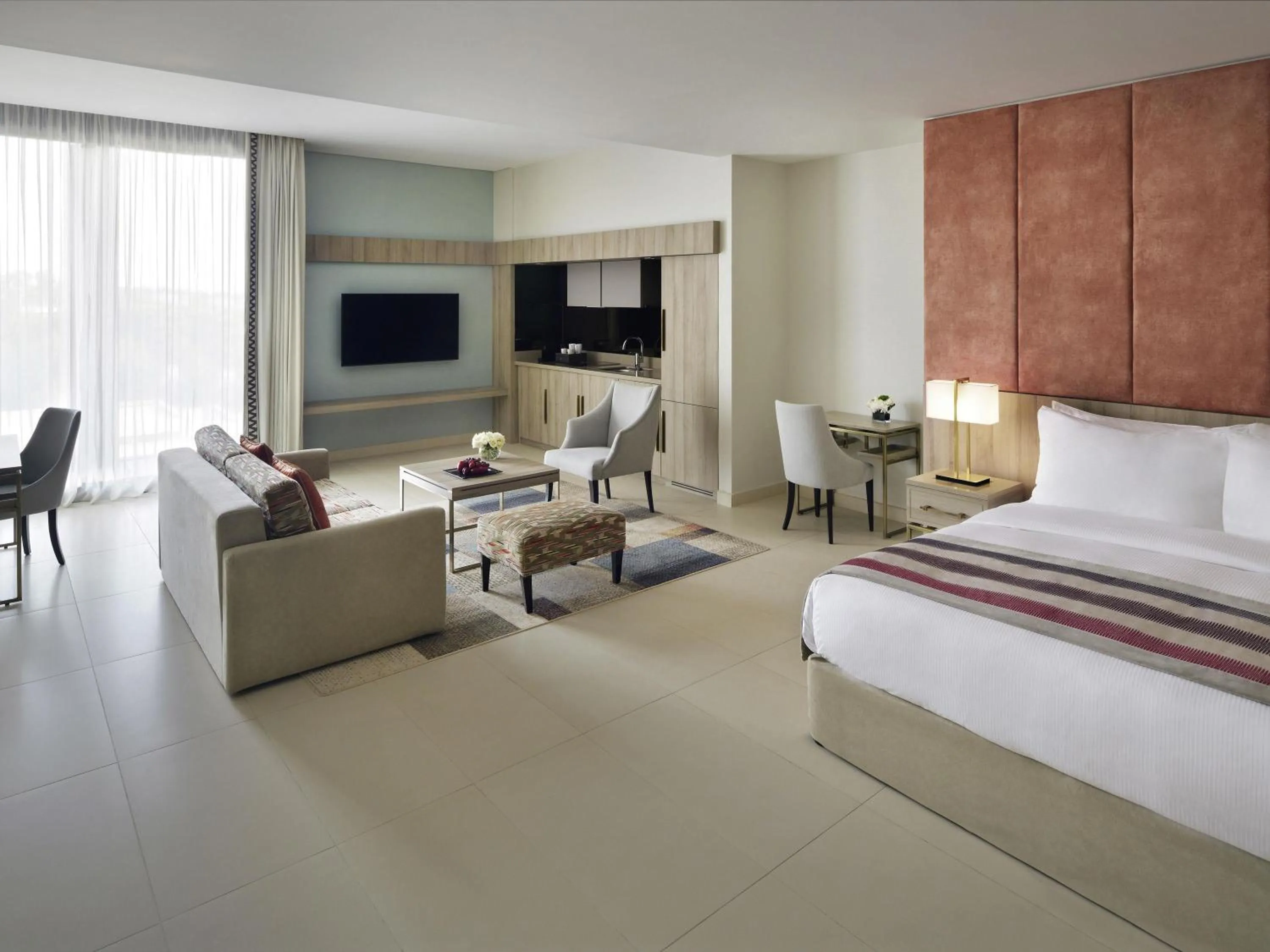 Bedroom, Bed in Mövenpick Hotel Tahlia Jeddah