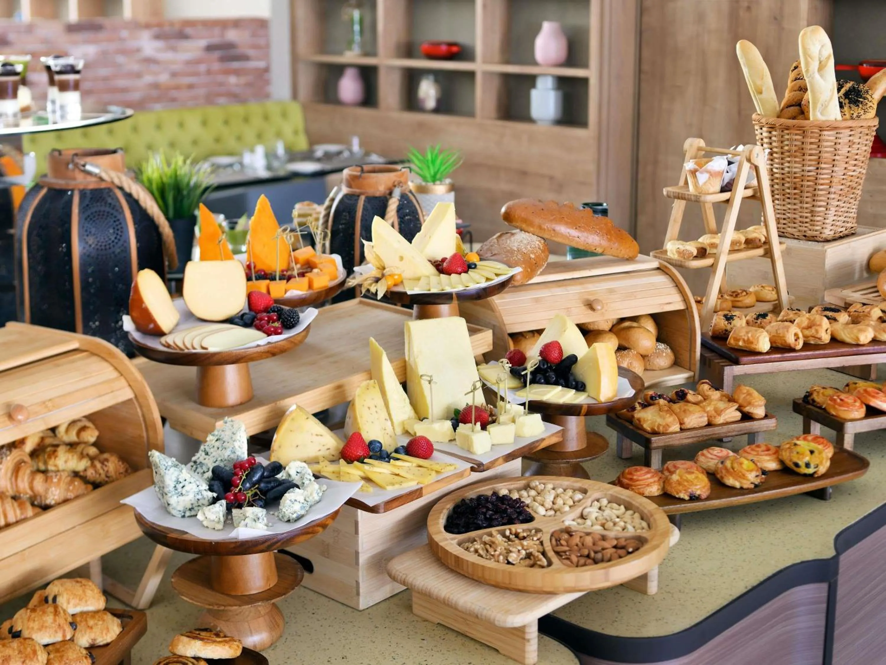 Property building in Mövenpick Hotel Tahlia Jeddah