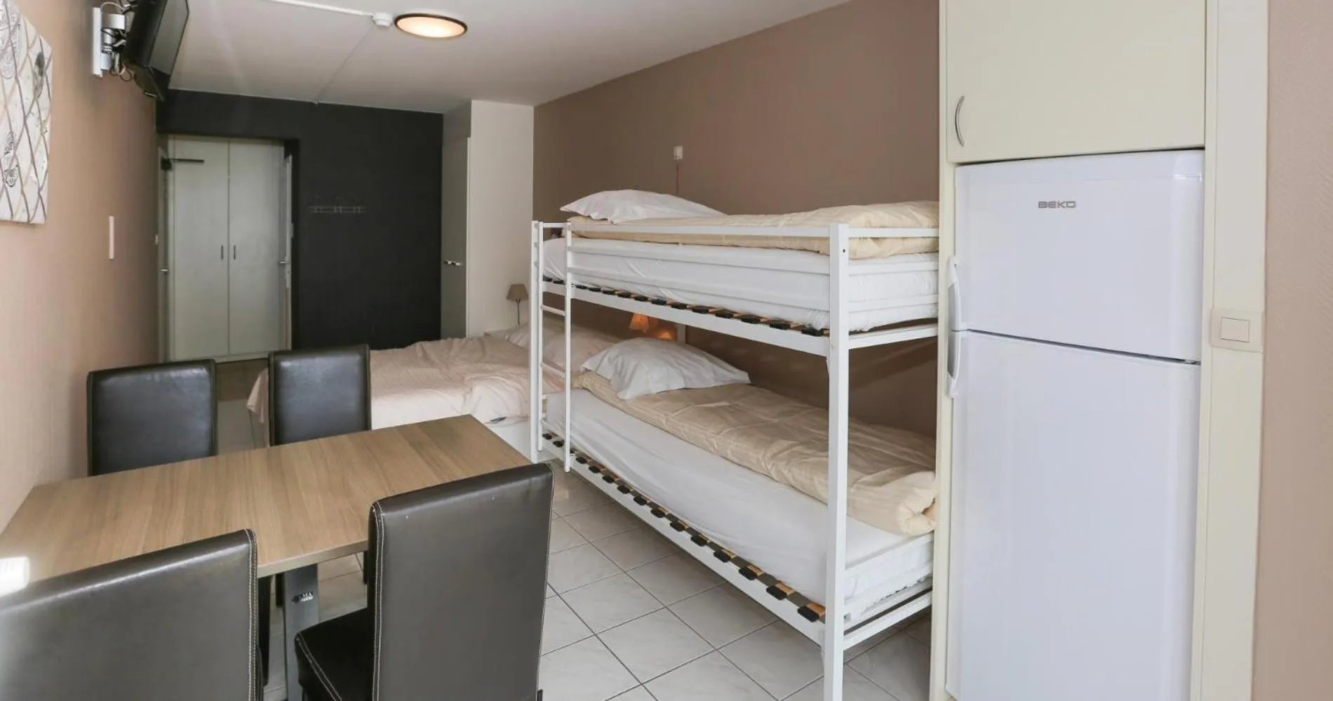 bunk bed, Bed in Hotel De Zeebries