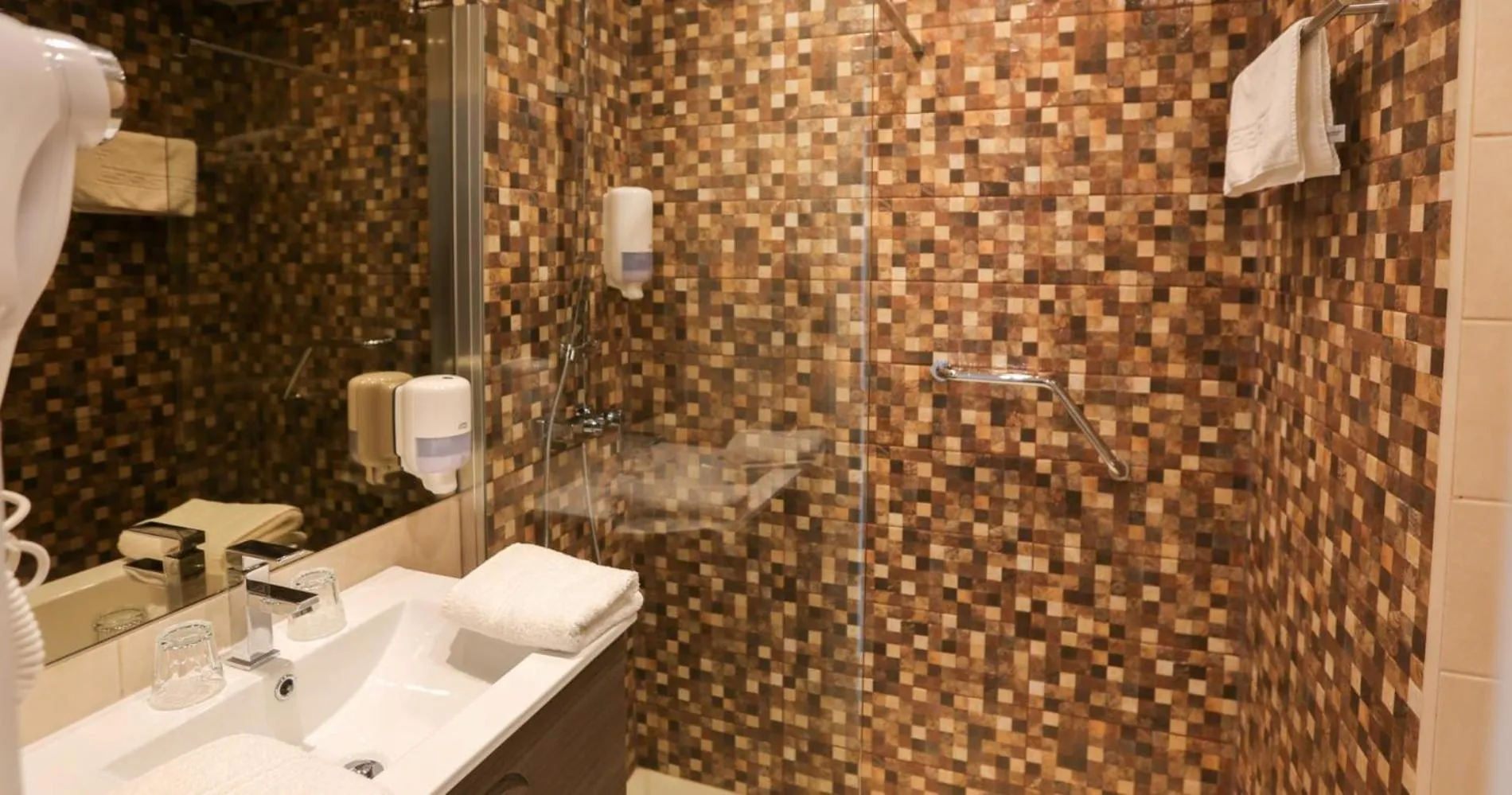 Shower in Hotel De Zeebries