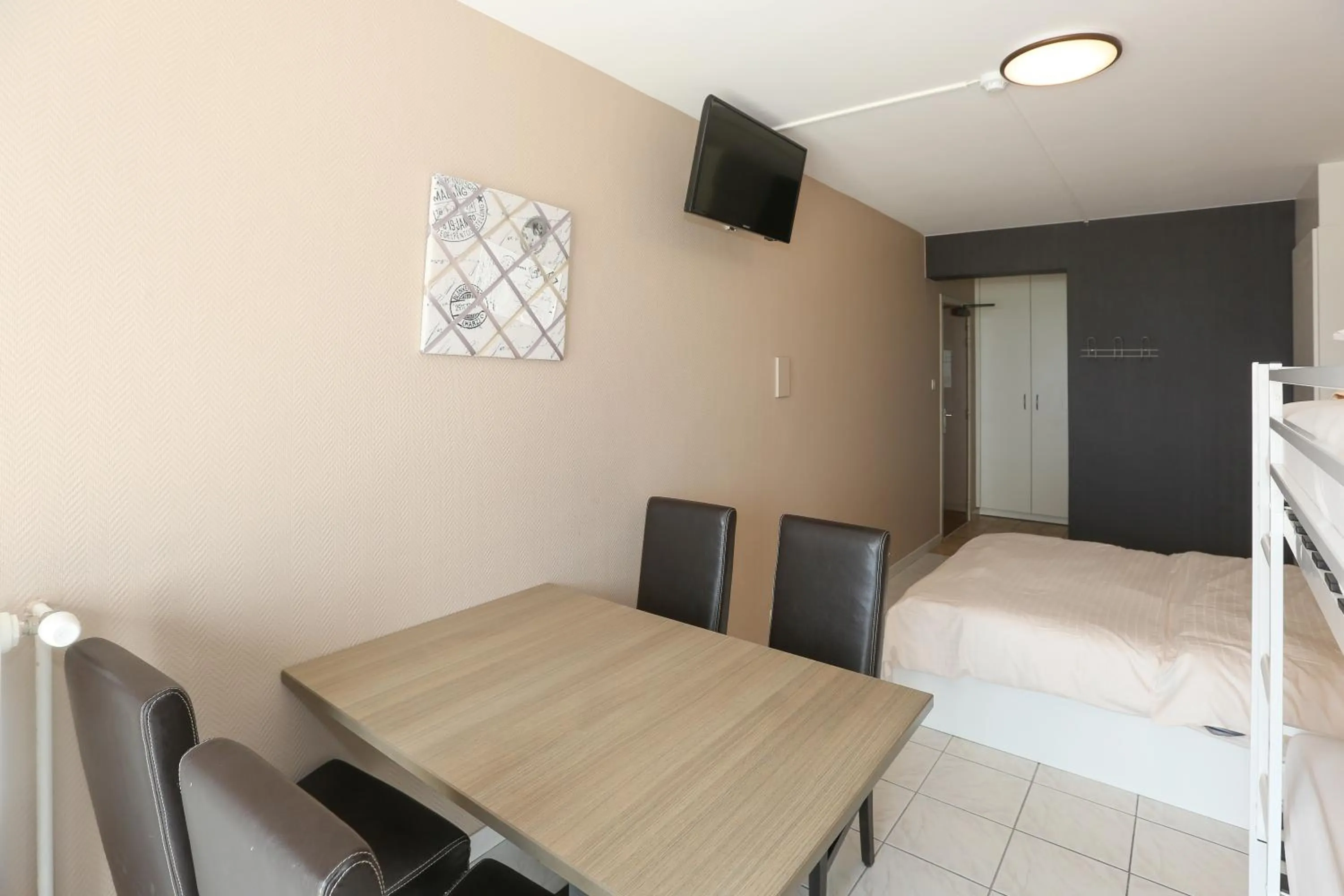 Photo of the whole room, Bed in Hotel De Zeebries