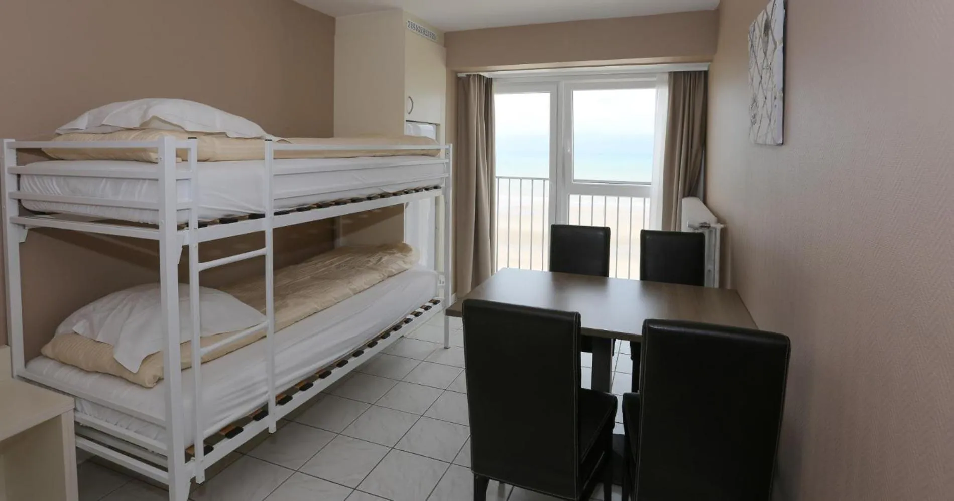 bunk bed, Bed in Hotel De Zeebries