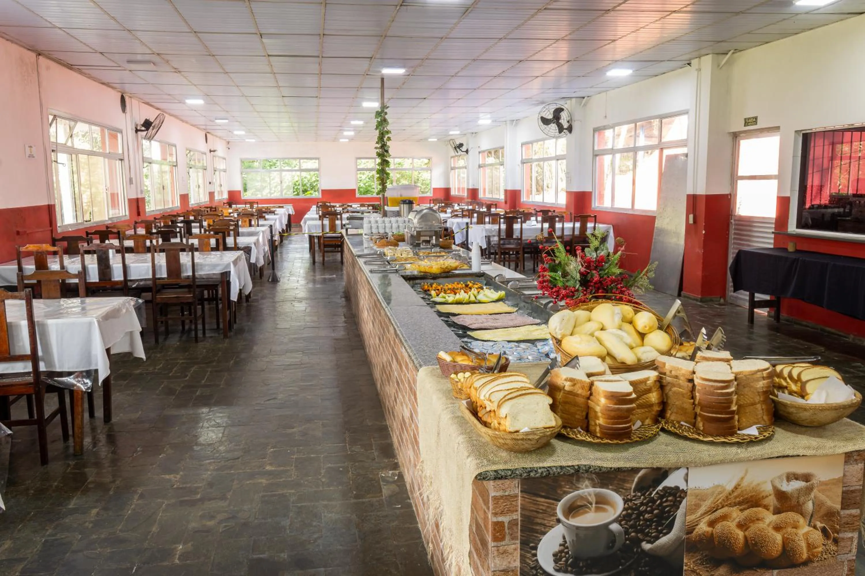 Restaurant/places to eat in Ilha Morena Praia Hotel