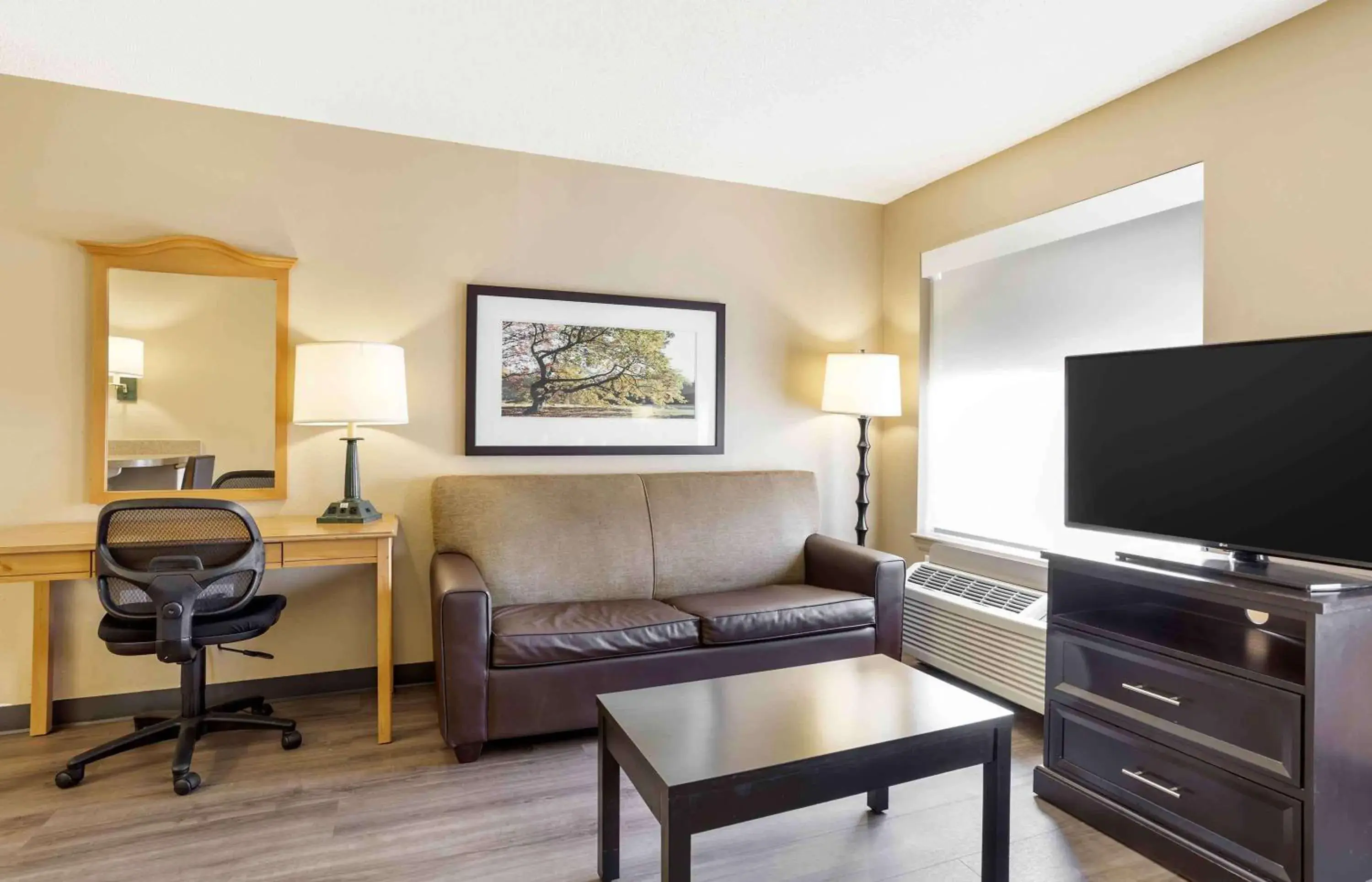 Deluxe Studio with 1 King Bed - Non-Smoking in Extended Stay America Suites - Meadowlands - East Rutherford Deluxe Studio with 1 King Bed - Non-Smoking in Extended Stay America Suites - Meadowlands - East Rutherford