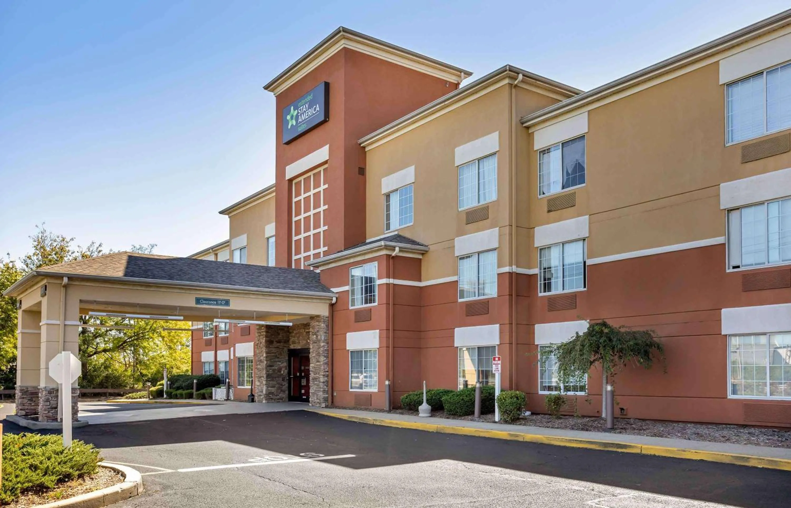 Property building in Extended Stay America Suites - Meadowlands - East Rutherford
