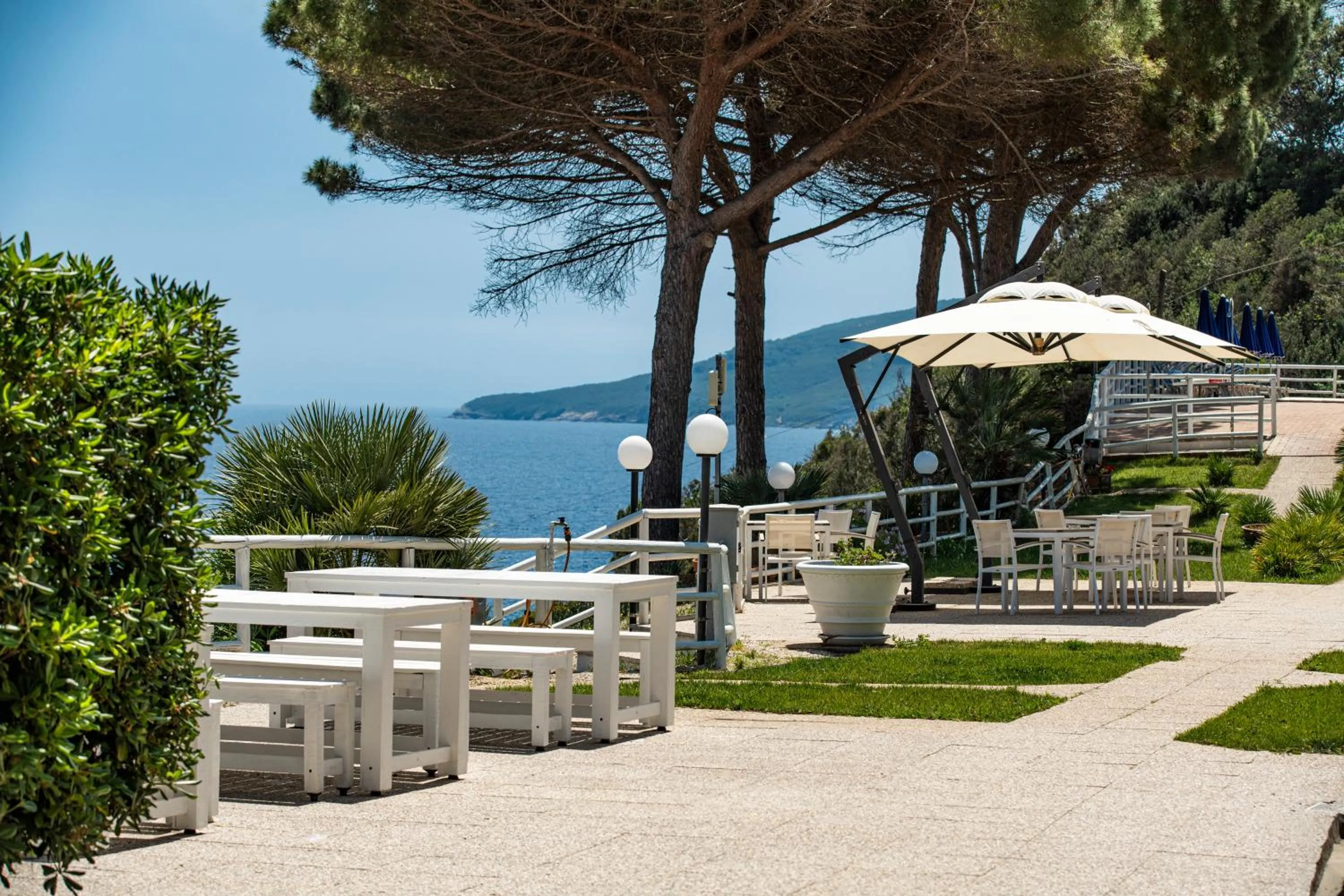 Restaurant/places to eat in Residence Reale