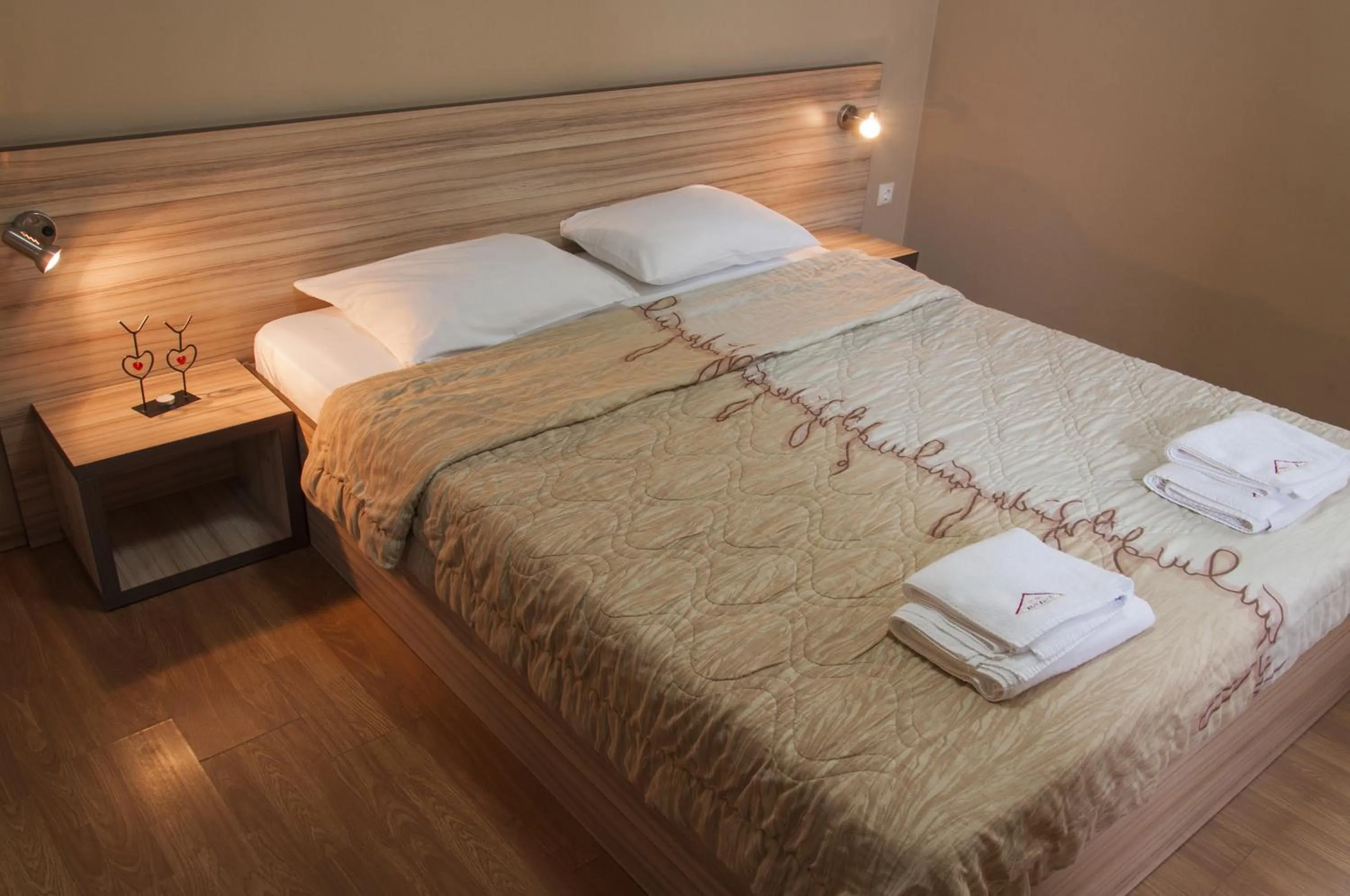 Bedroom, Bed in Family Hotel Pautalia