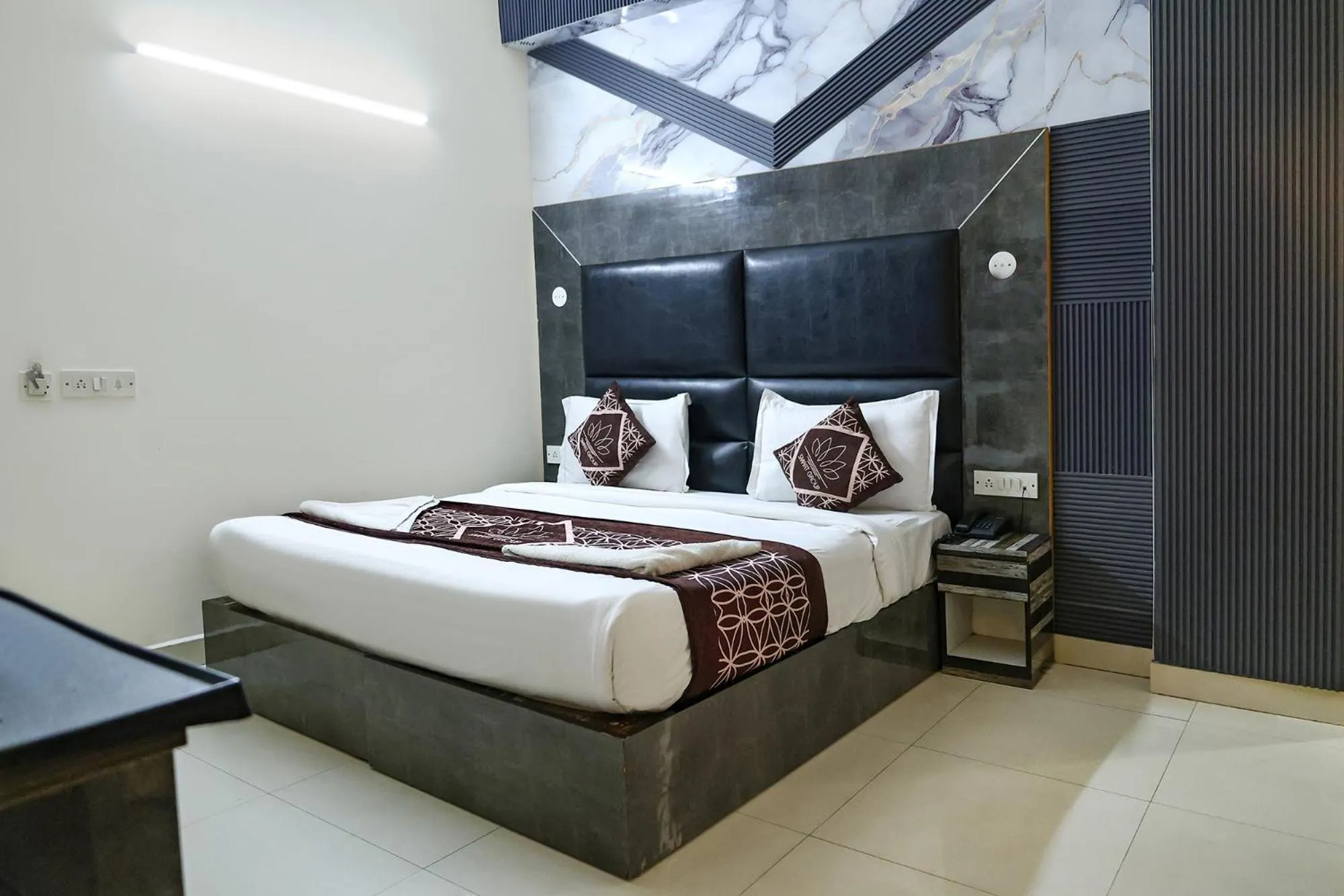 Bed in Hotel HSP Suites - Nr IGI Airport, New Delhi