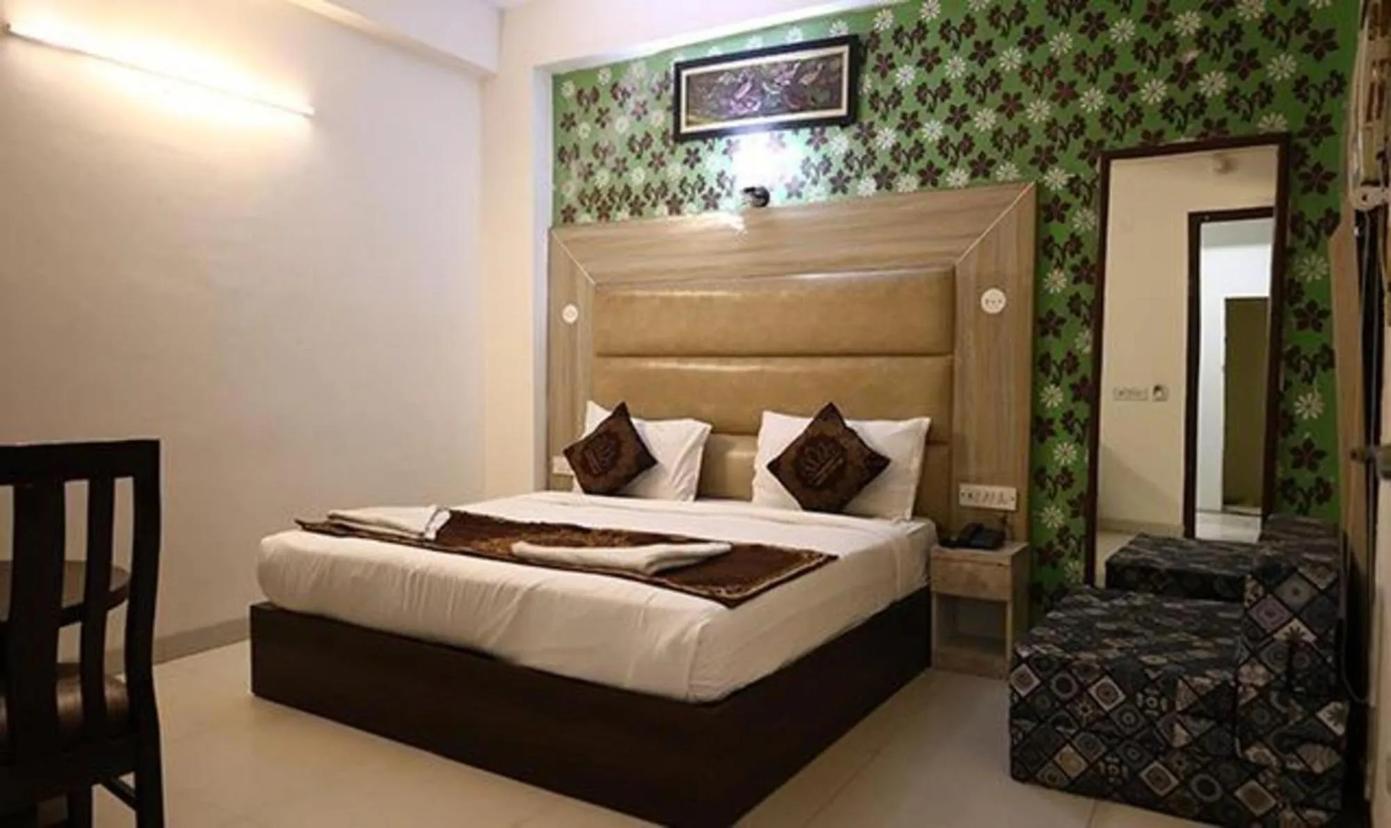 Bed in FabHotel HSP Suites - Near IGI Airport - New Delhi