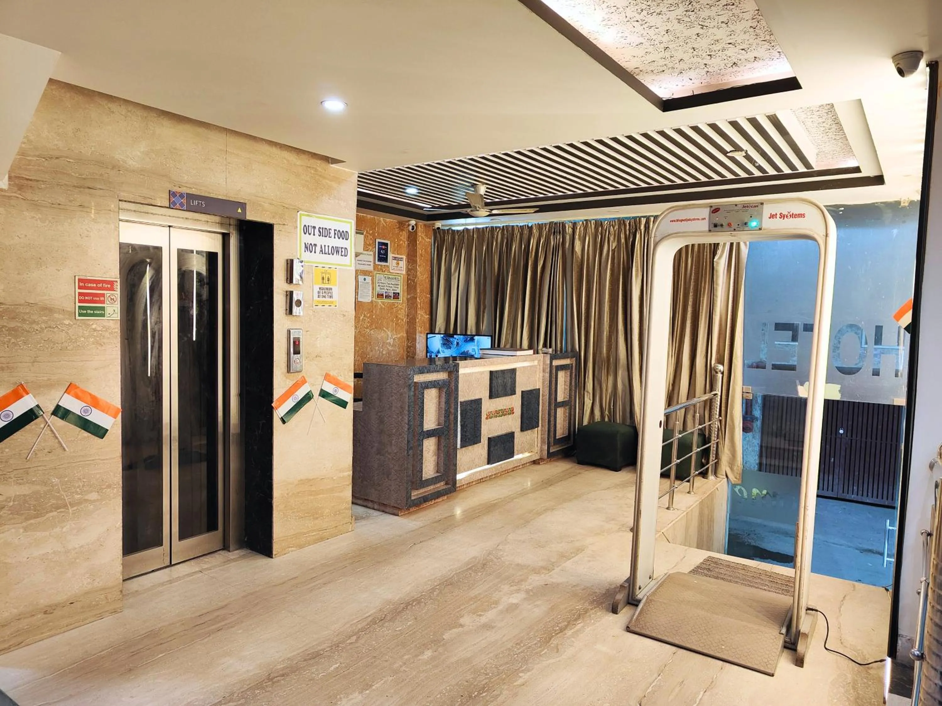 Hotel HSP Suites - Near IGI Airport, New Delhi