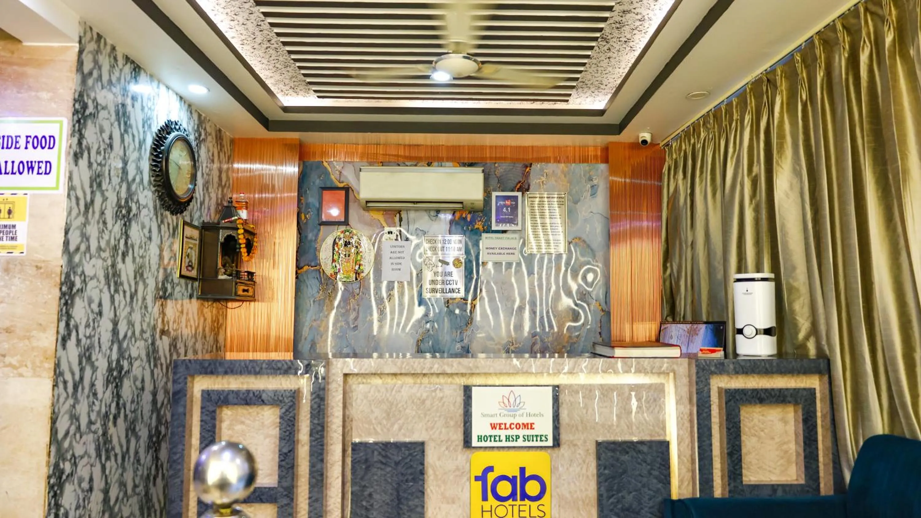 Lobby or reception in FabHotel HSP Suites - Near IGI Airport - New Delhi