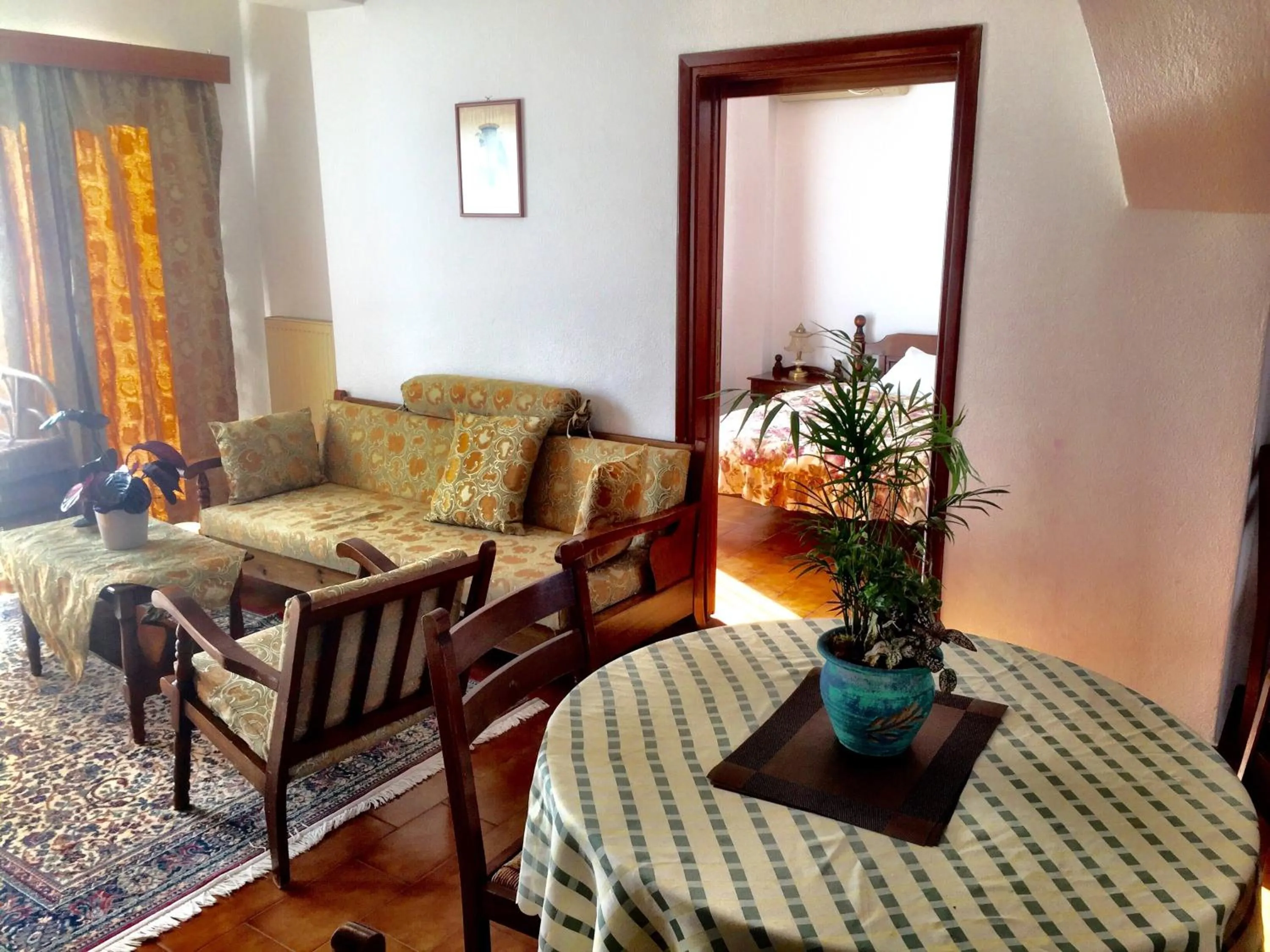 Communal lounge/ TV room in Irene Villa