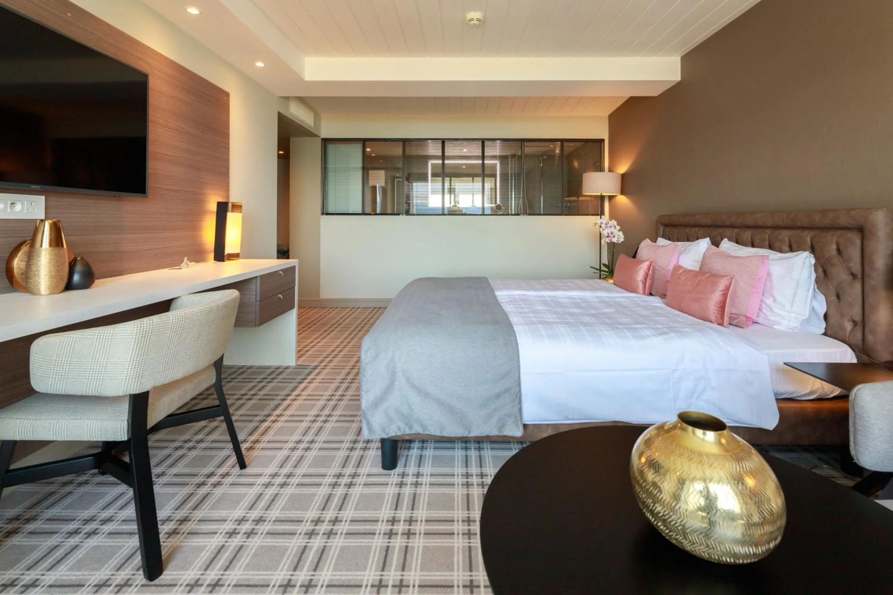 Photo of the whole room, Bed in Ambassador Boutique Hotel