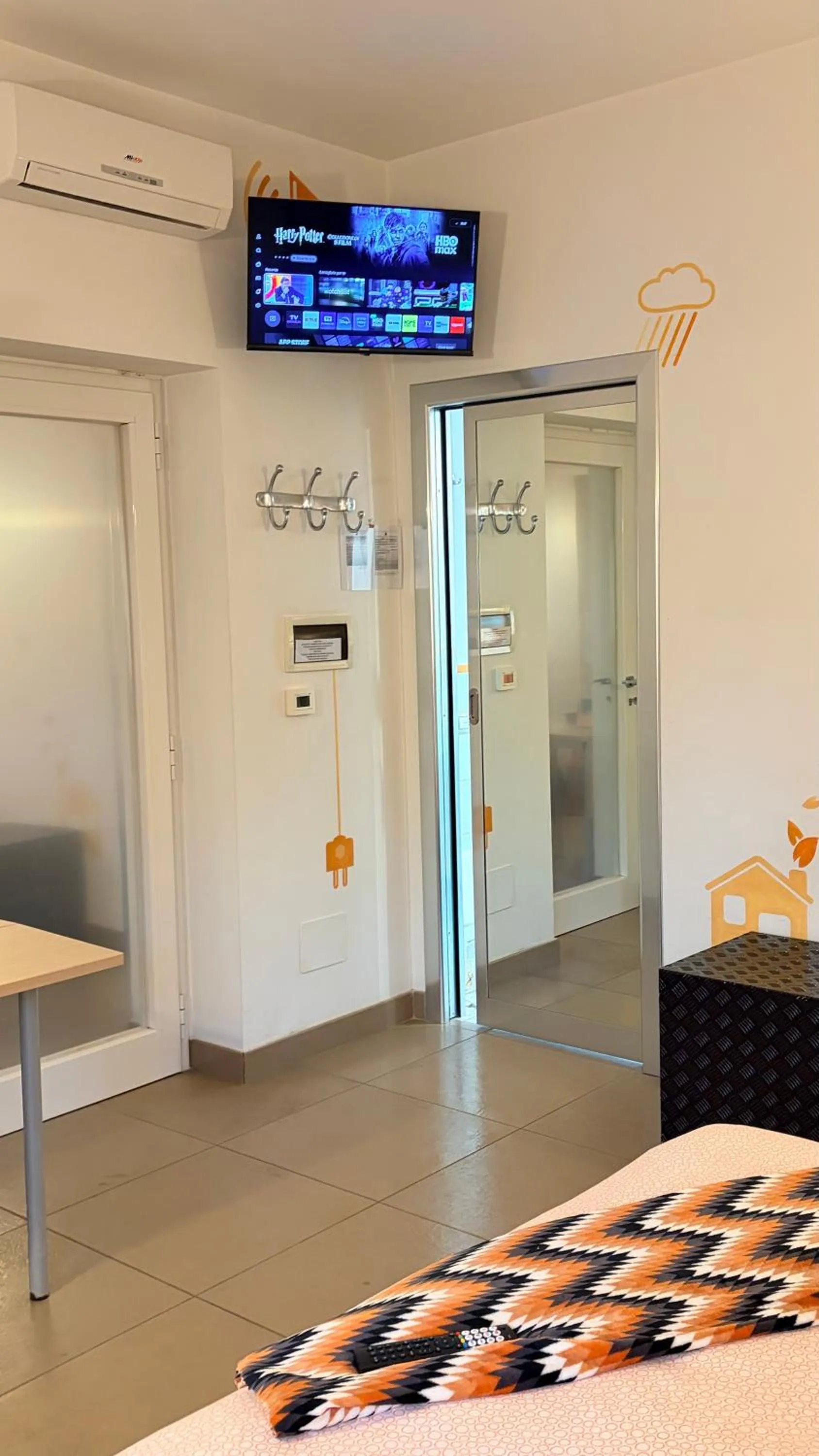 TV and multimedia in Bedrooms B&B