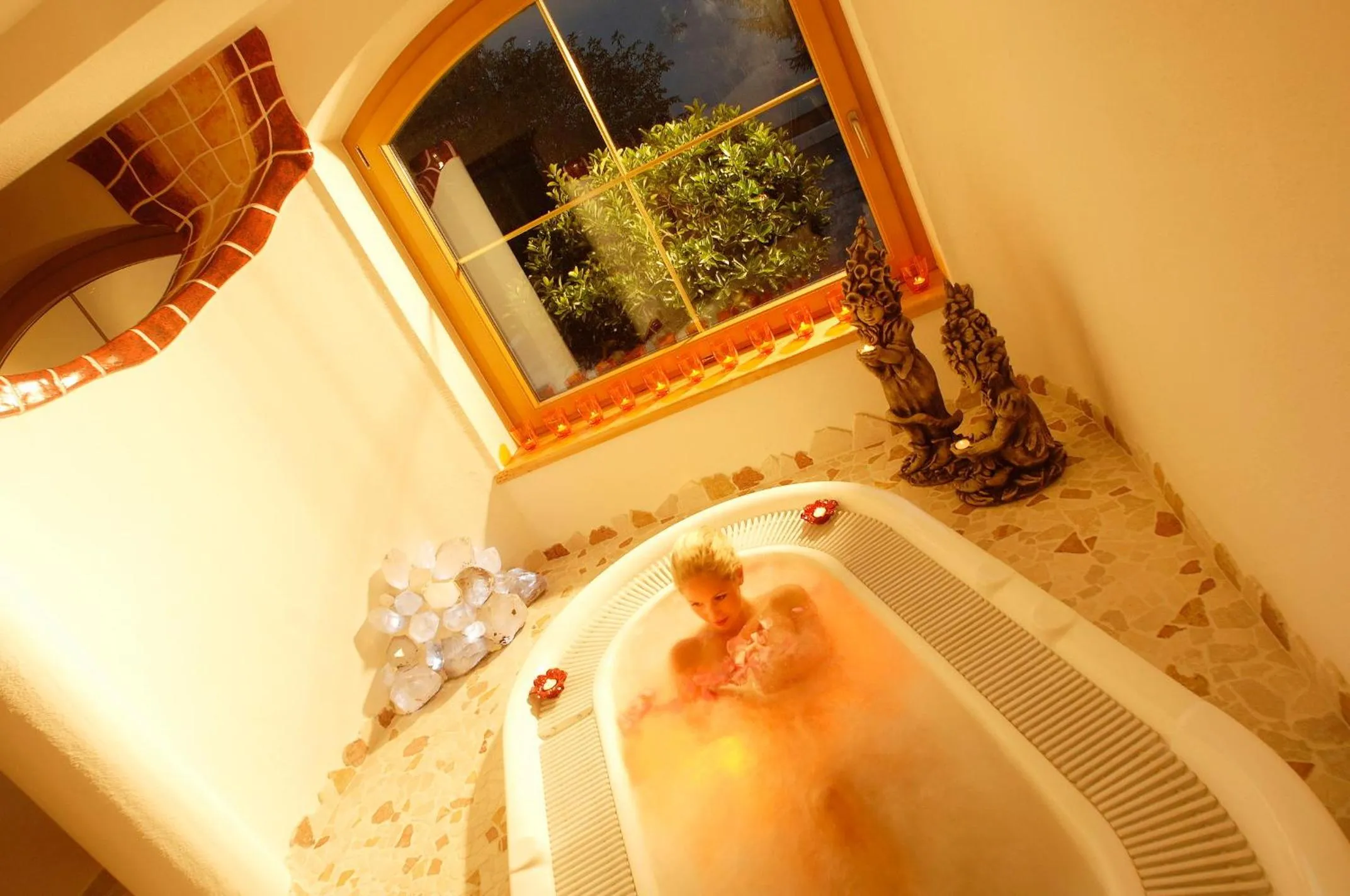 Hot Tub in Hotel Garni Forelle