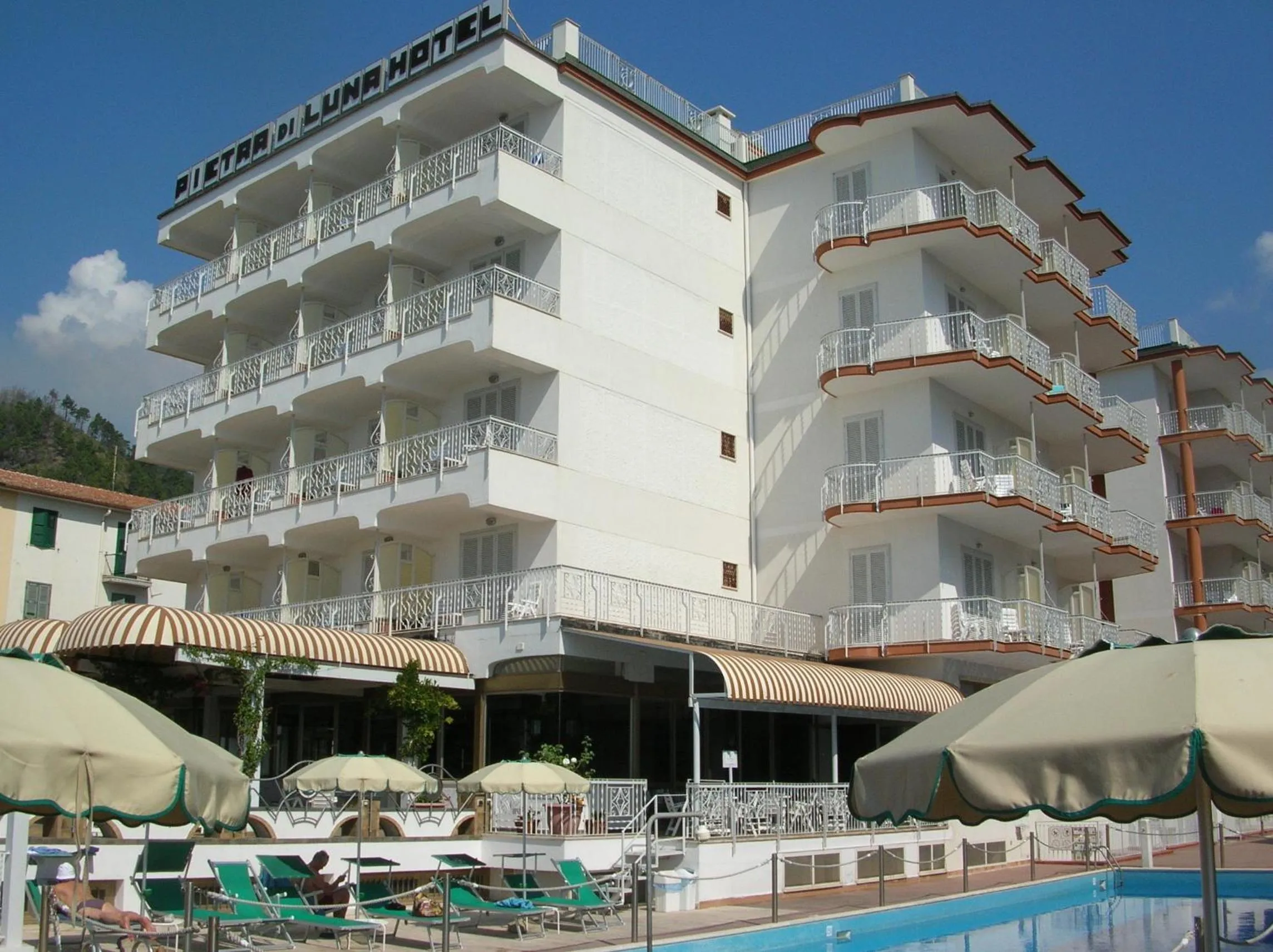 Property building in Hotel Pietra di Luna