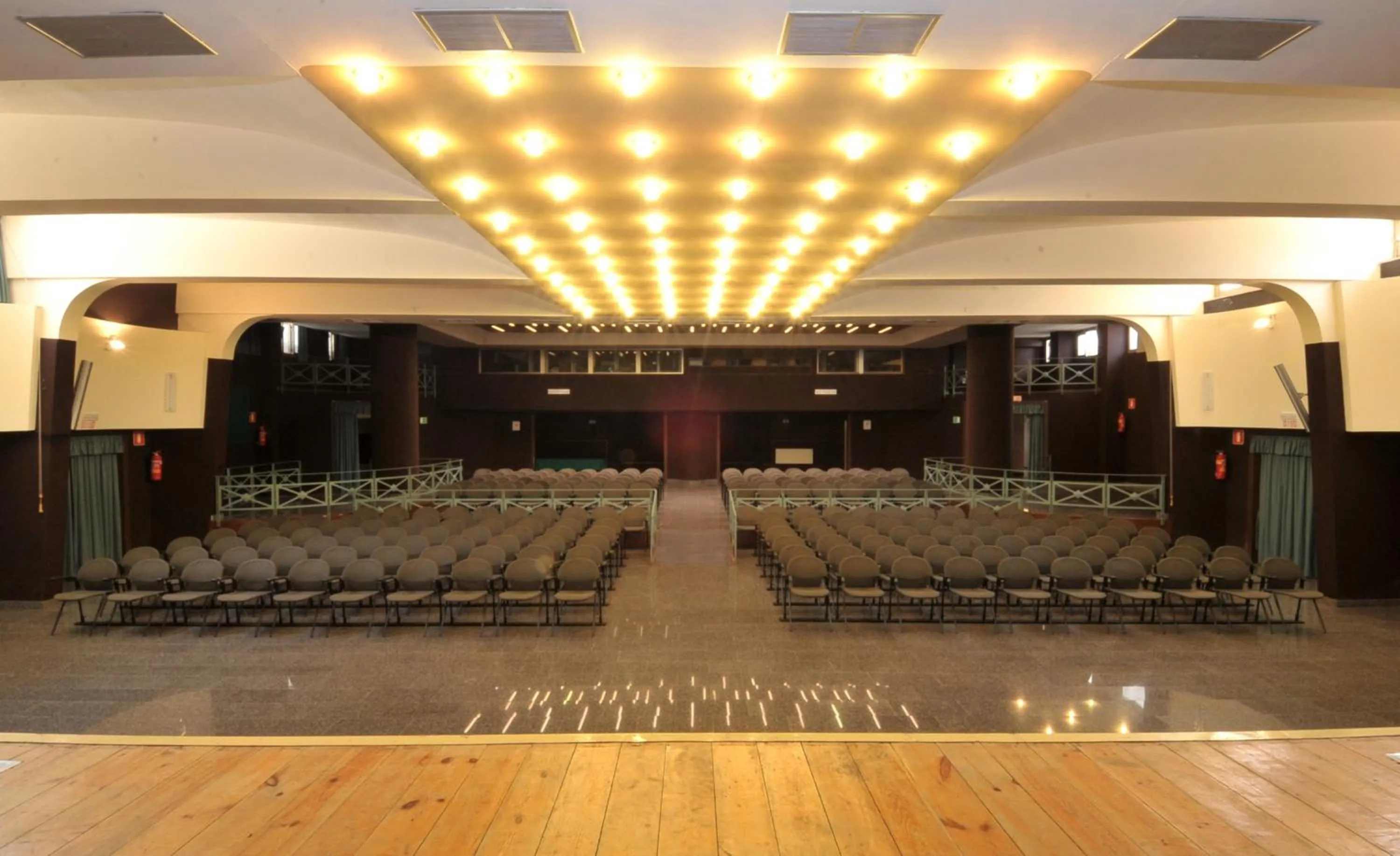 Business facilities in Hotel Pietra di Luna