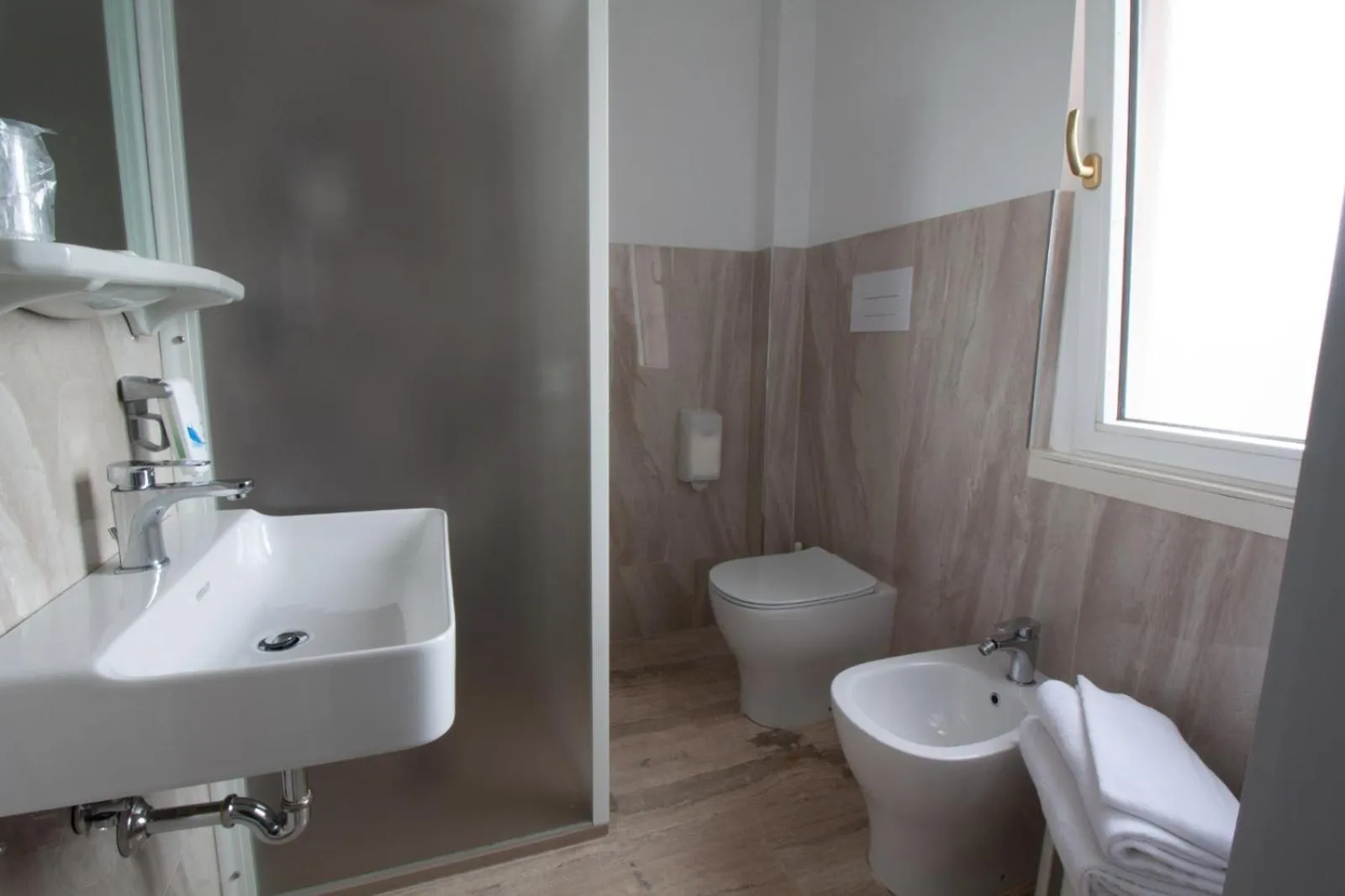 Toilet in Hotel Europa